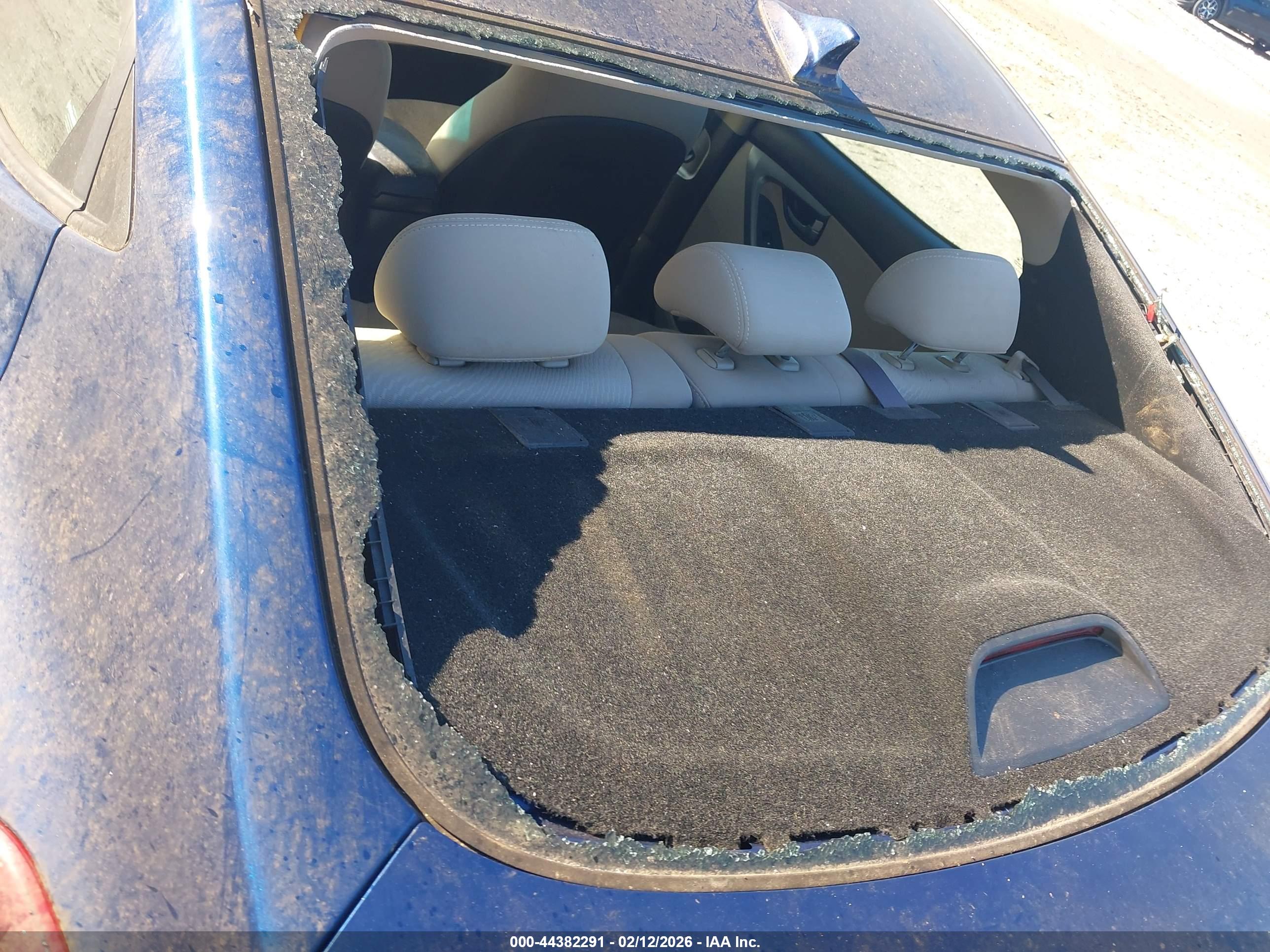 HYUNDAI ELANTRA image 6