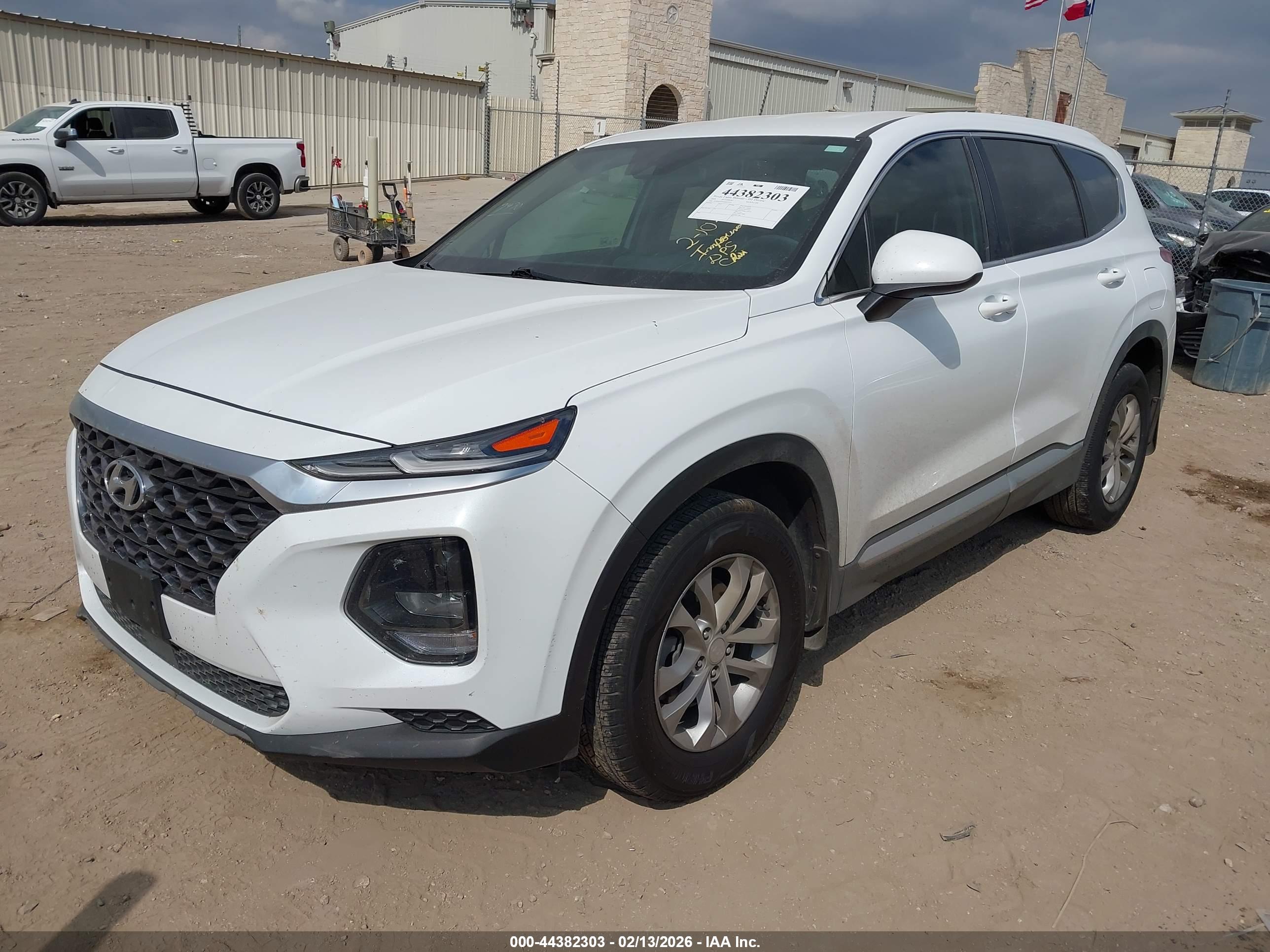 HYUNDAI SANTA image 2