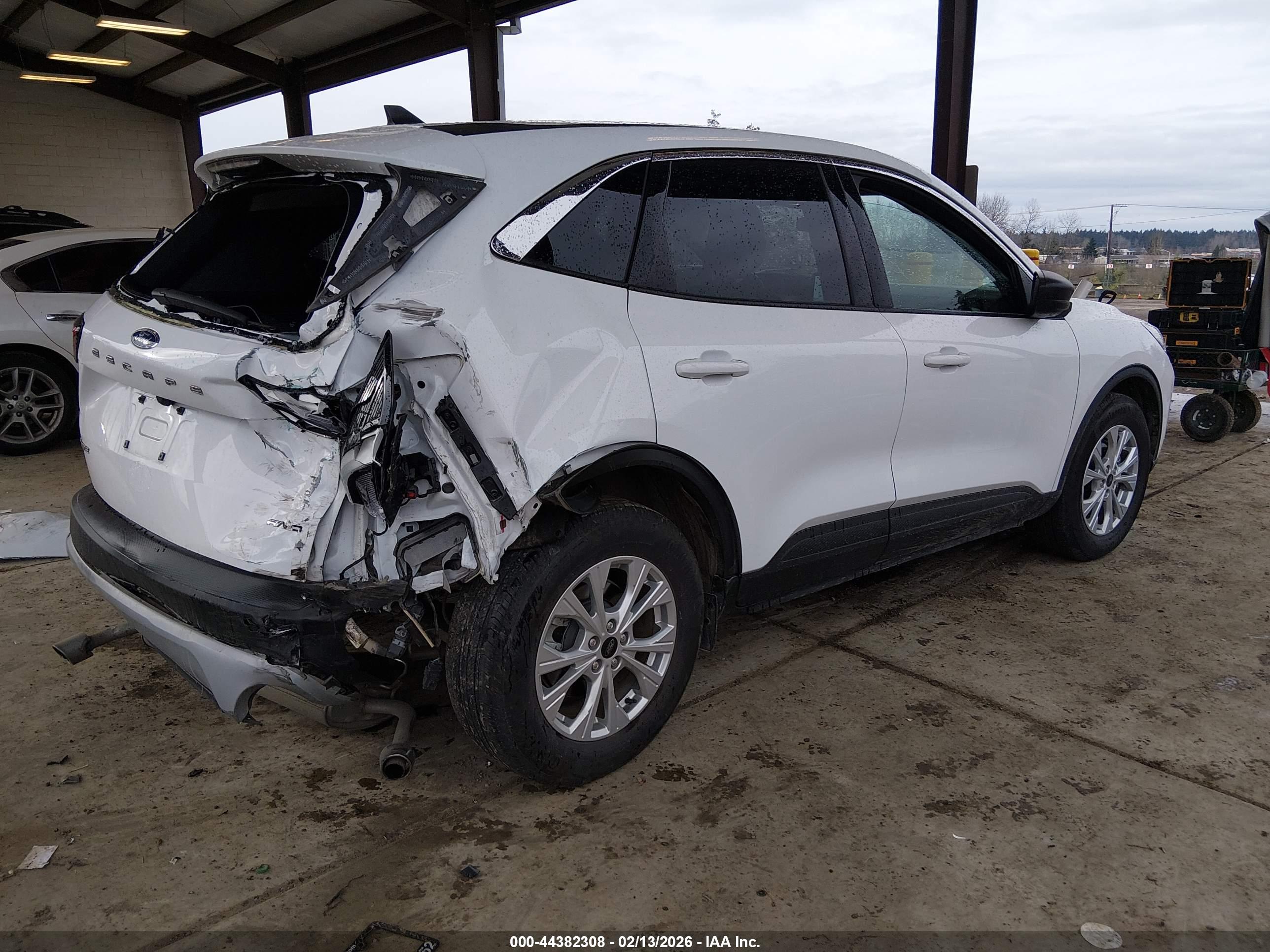 FORD ESCAPE image 4