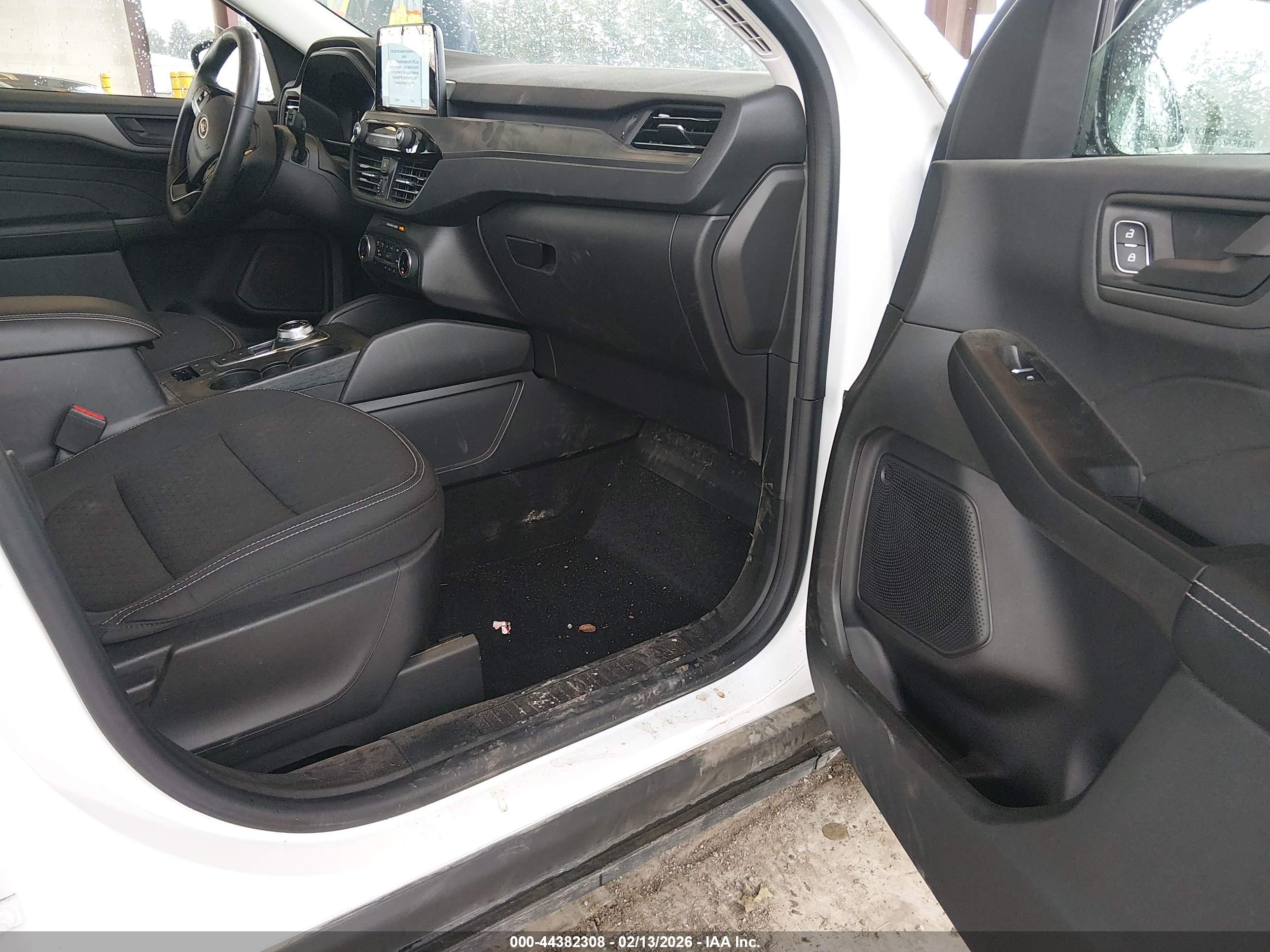 FORD ESCAPE image 5