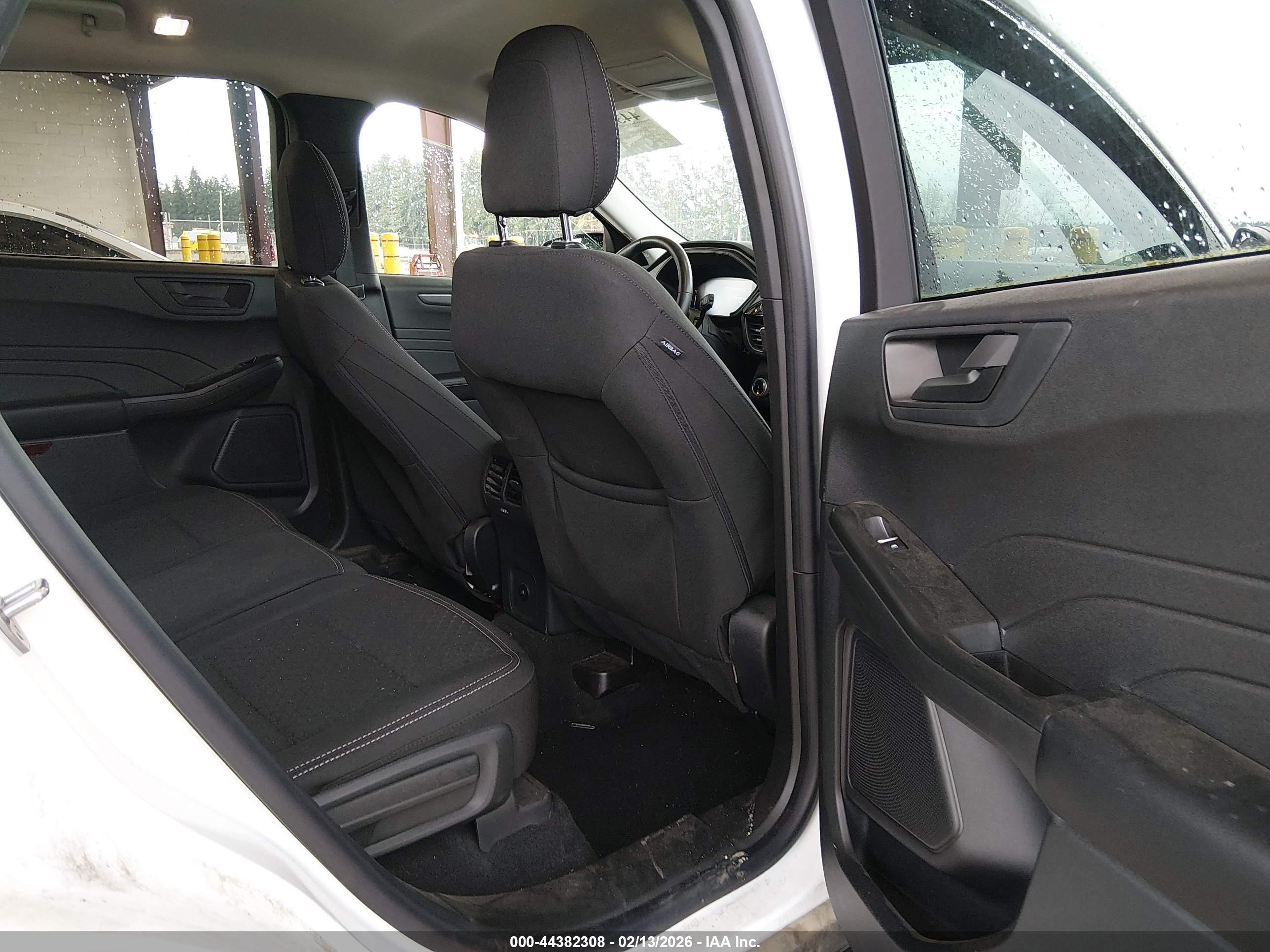 FORD ESCAPE image 8