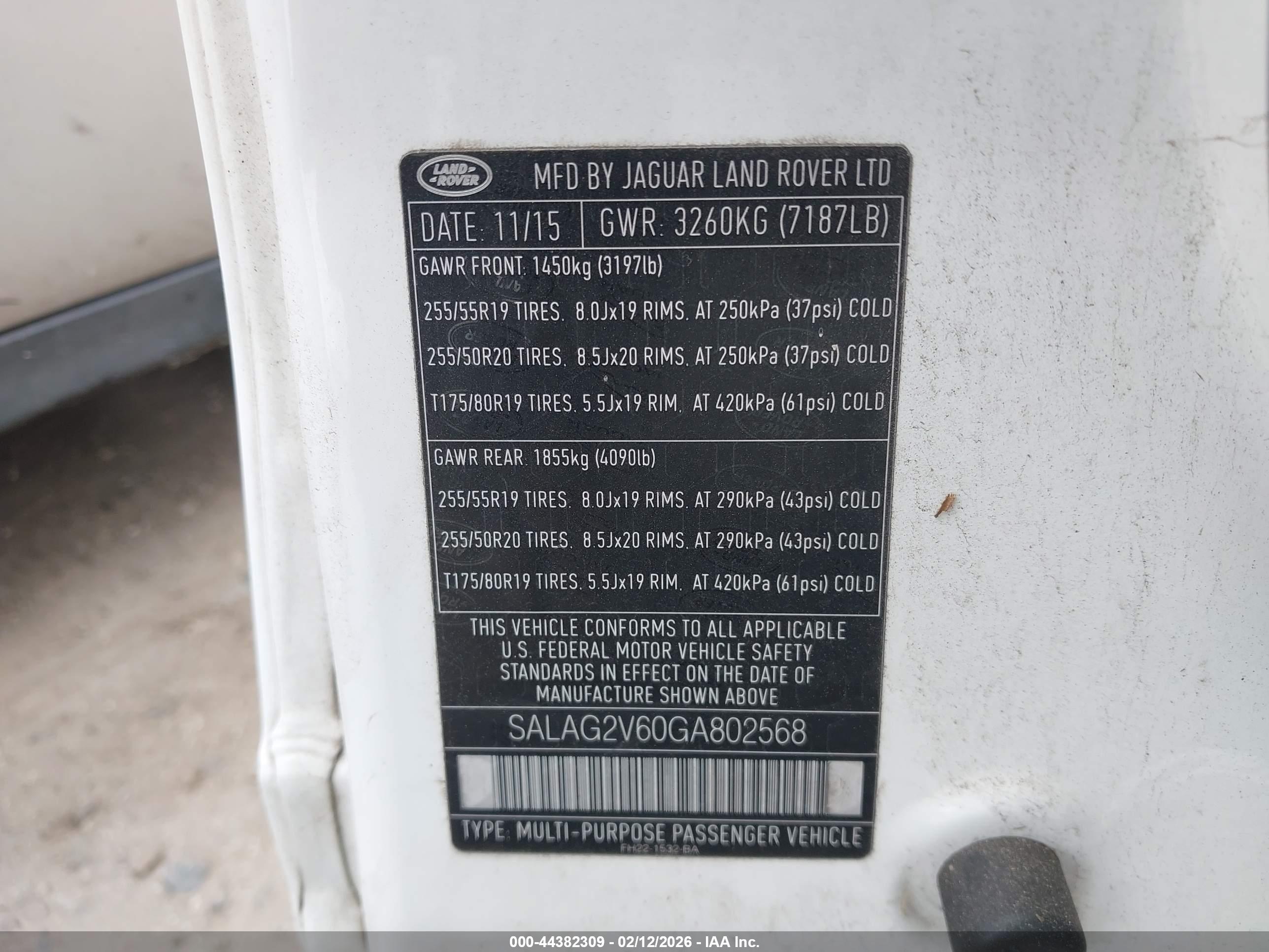 LAND ROVER image 9