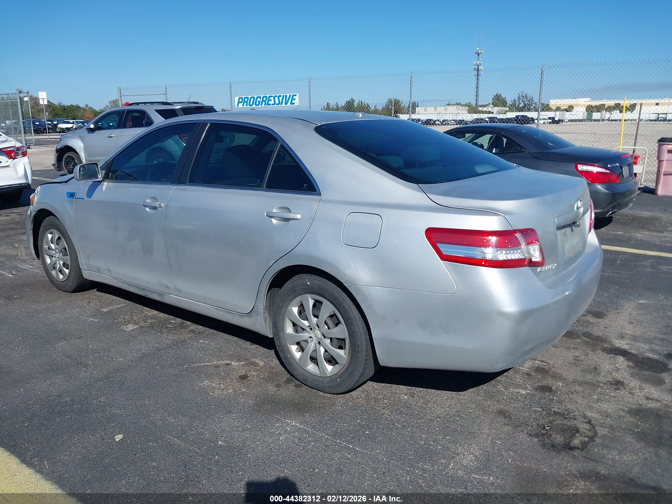 TOYOTA CAMRY image 3