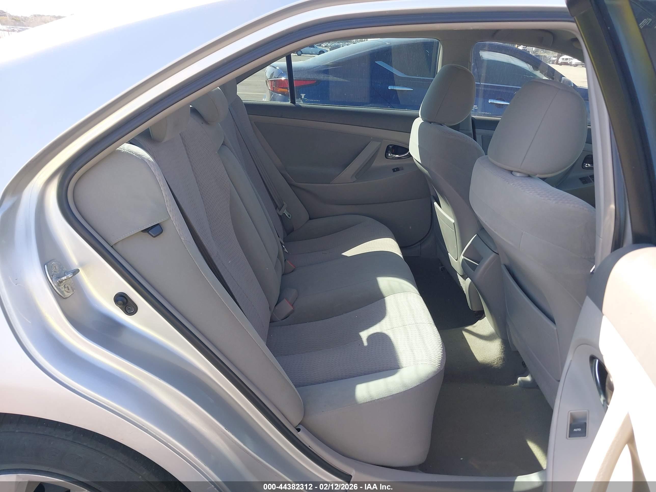 TOYOTA CAMRY image 8