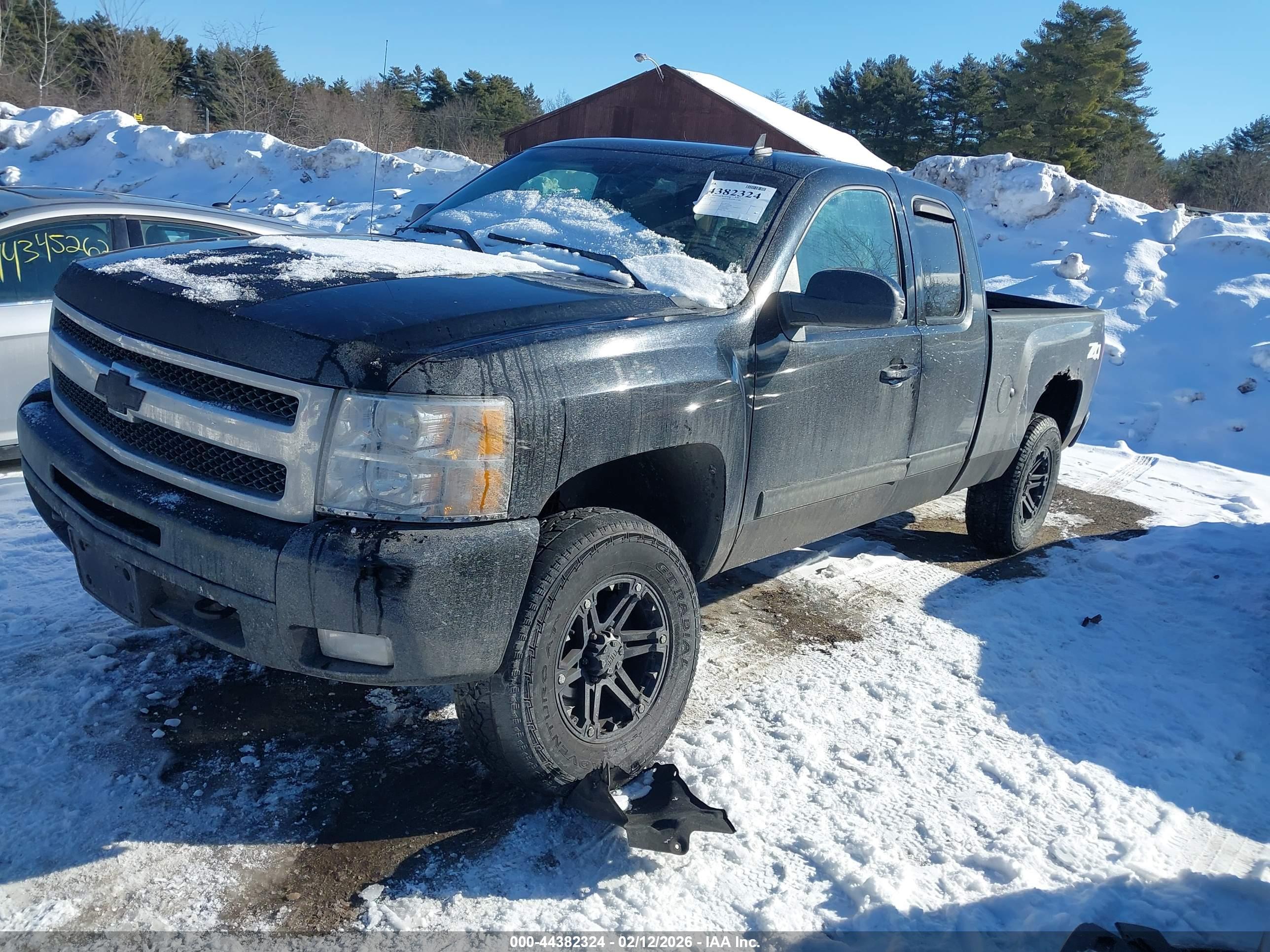 CHEVROLET SILVERADO image 2
