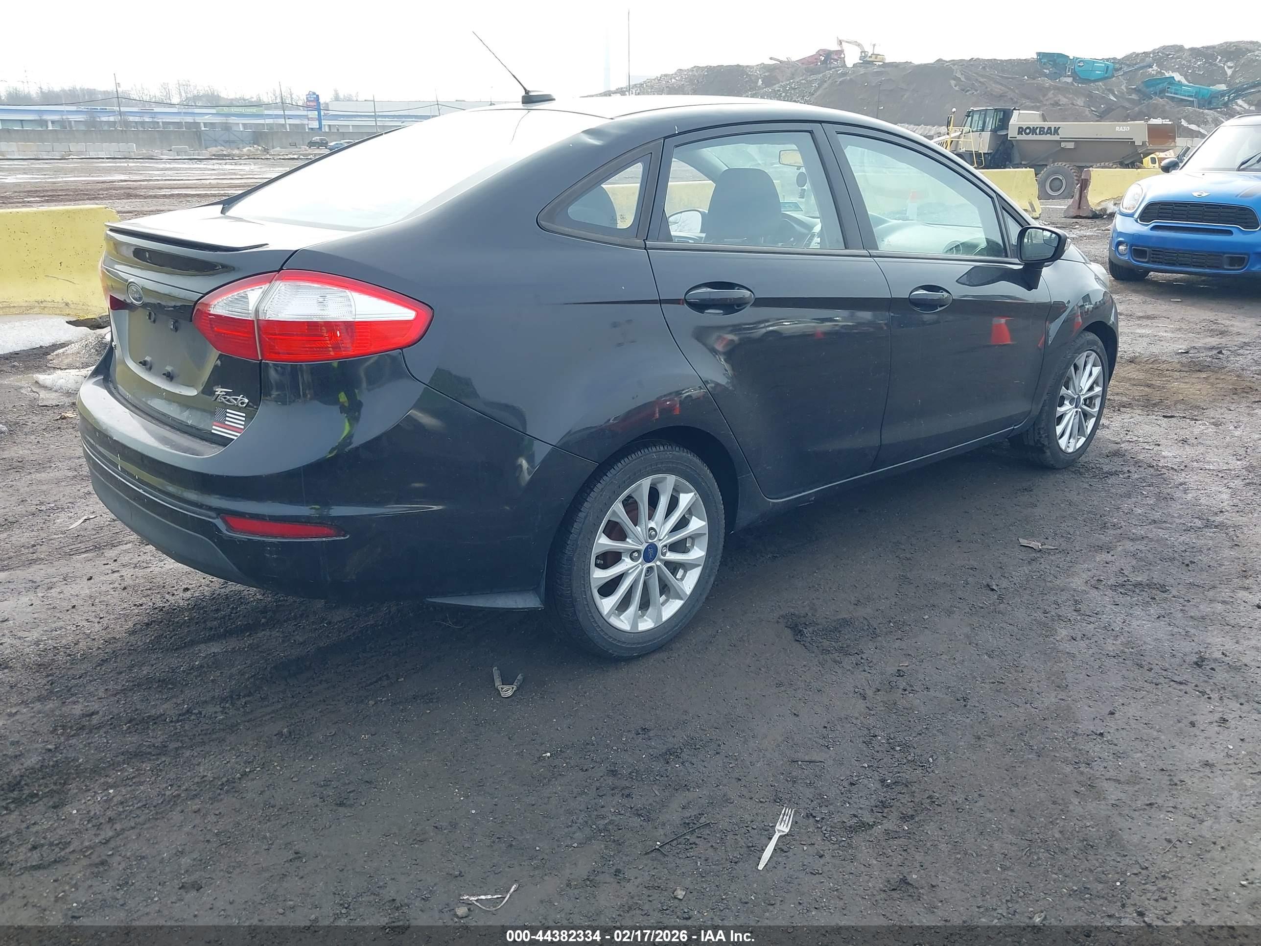 FORD FIESTA image 4