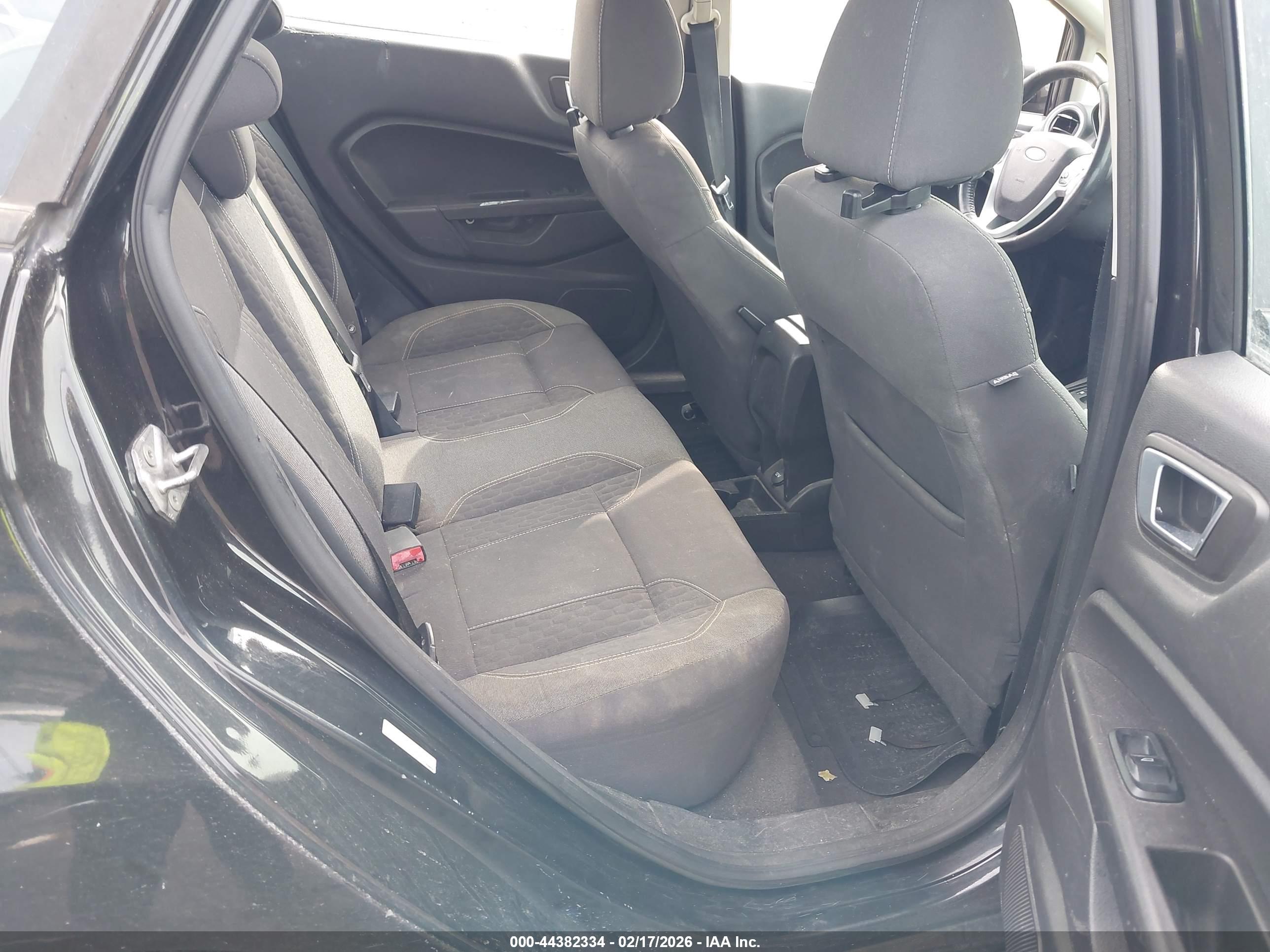 FORD FIESTA image 8