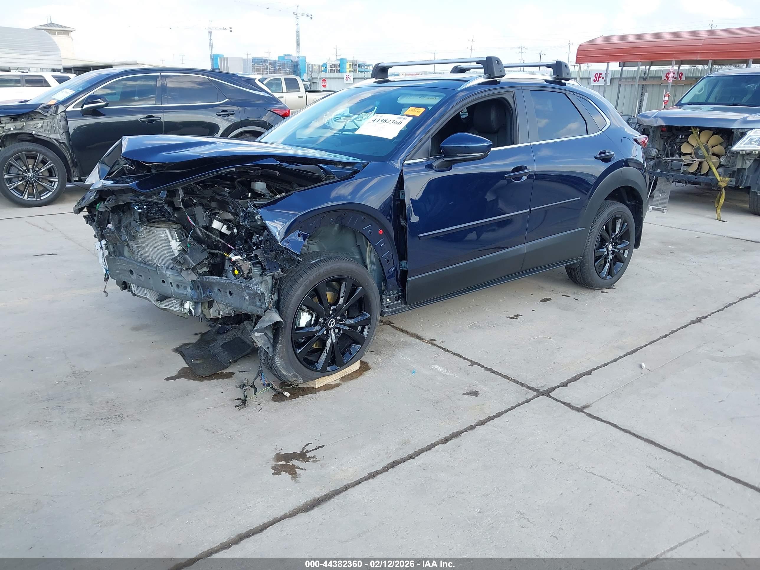 MAZDA CX-30 image 2