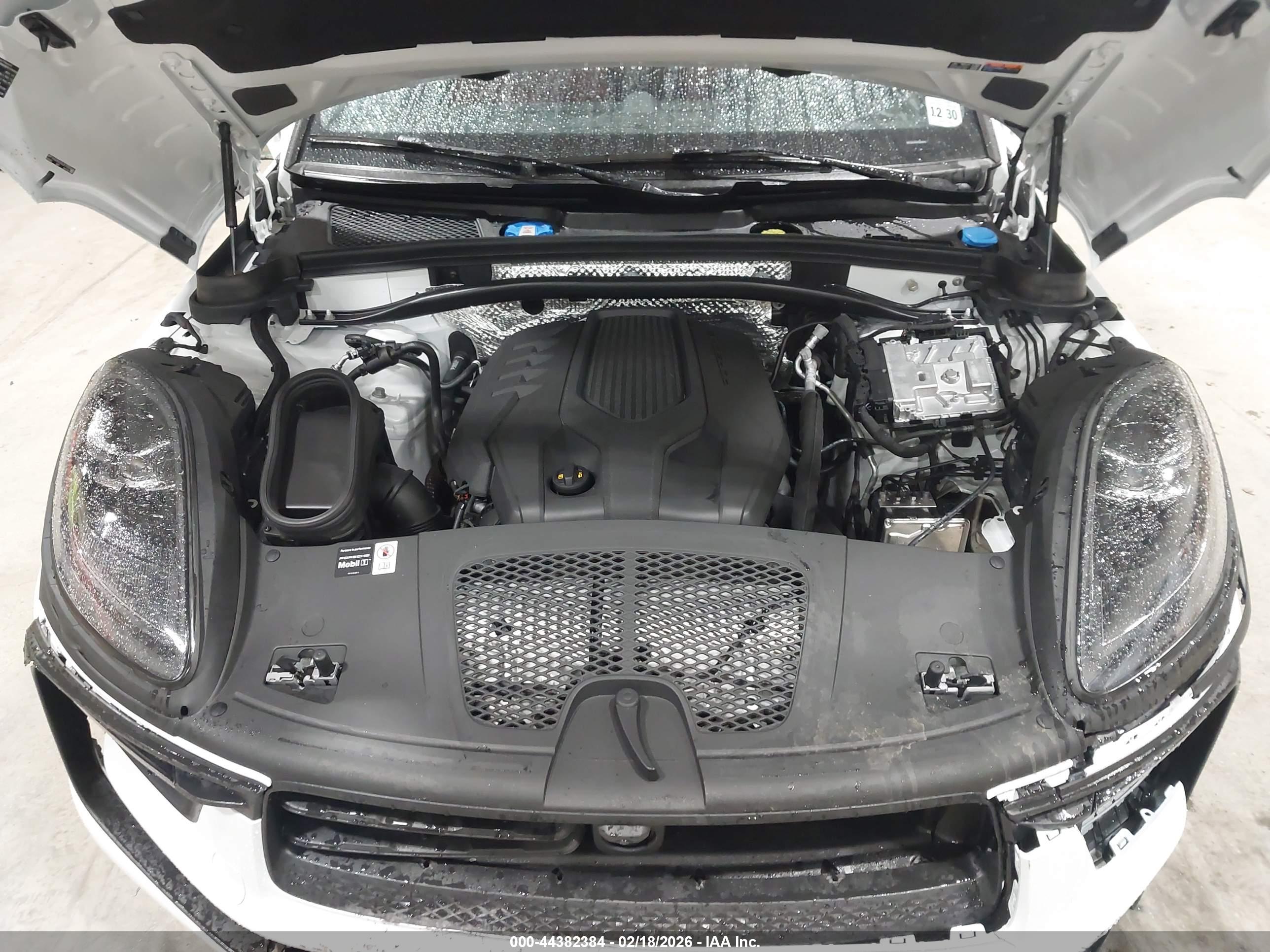 PORSCHE MACAN image 10