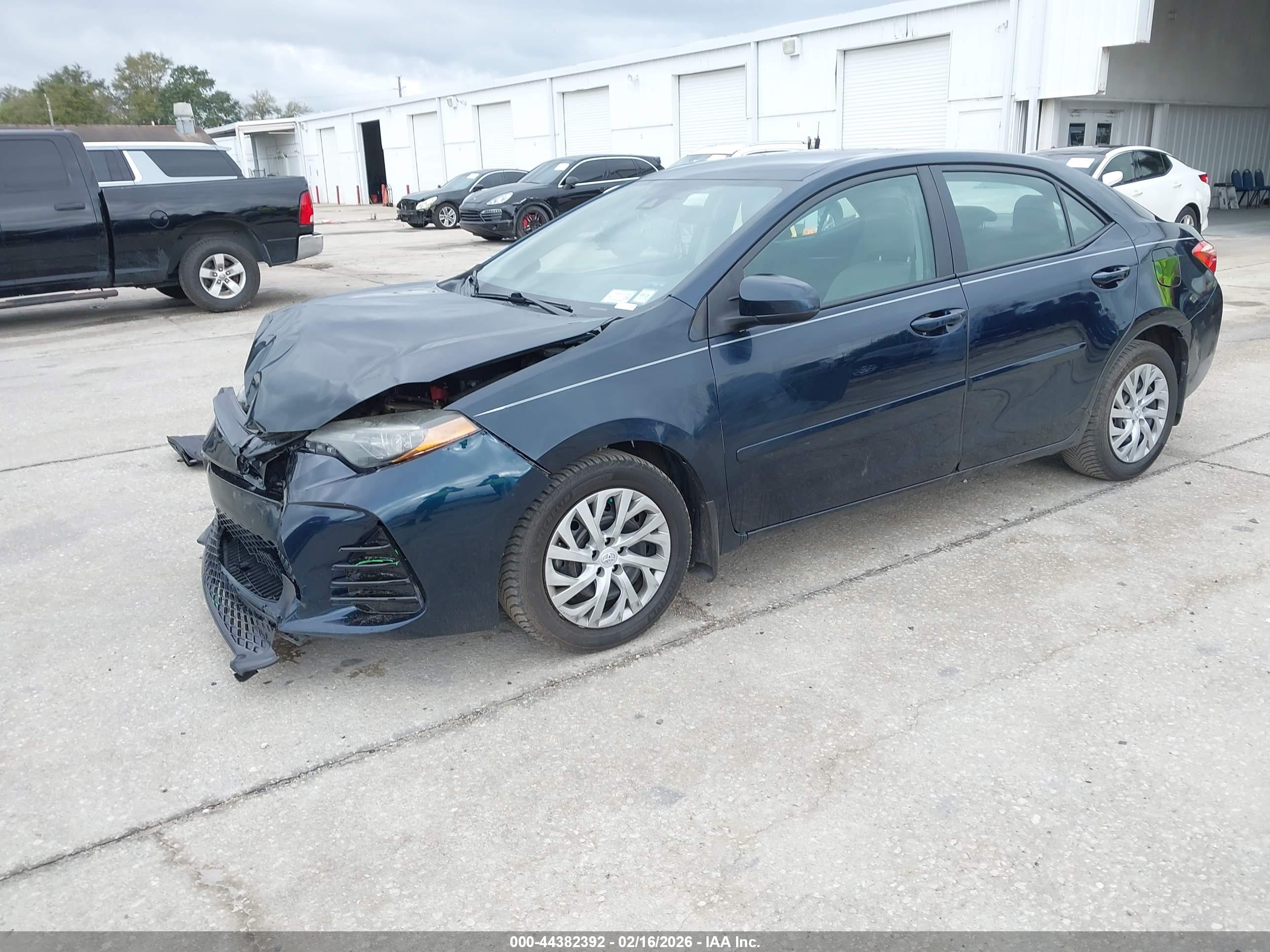 TOYOTA COROLLA image 2