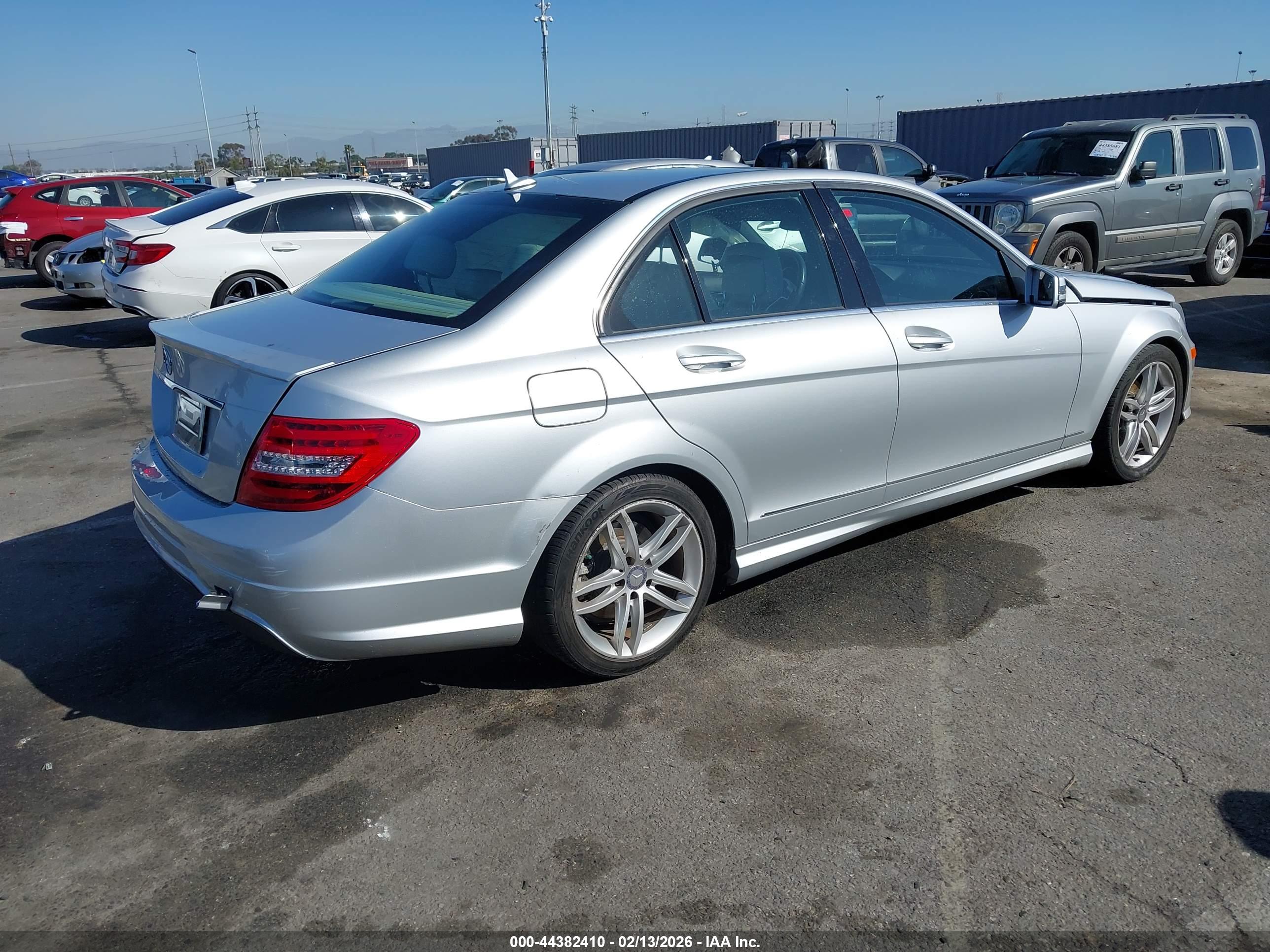 MERCEDES-BENZ C image 4
