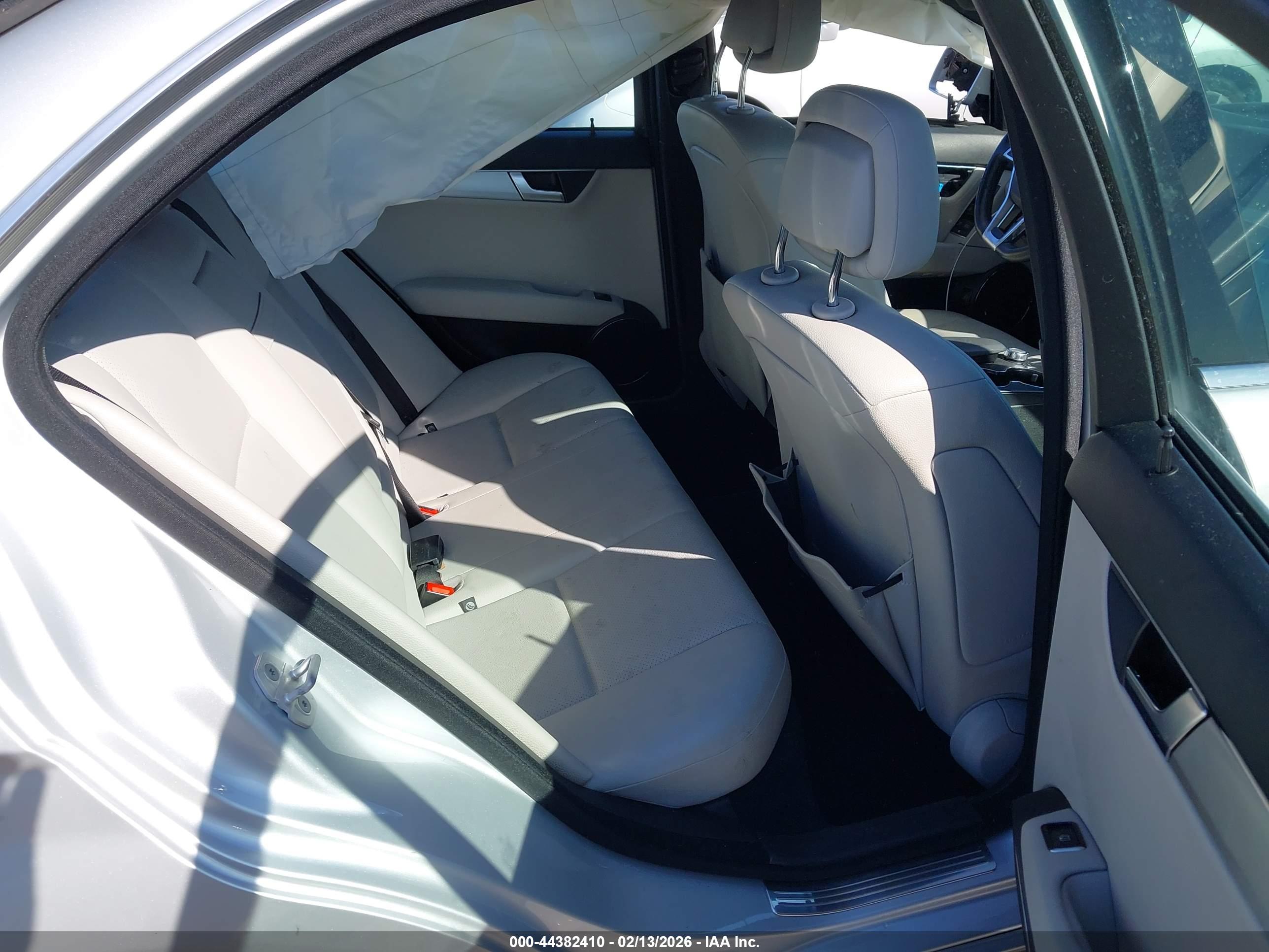 MERCEDES-BENZ C image 8