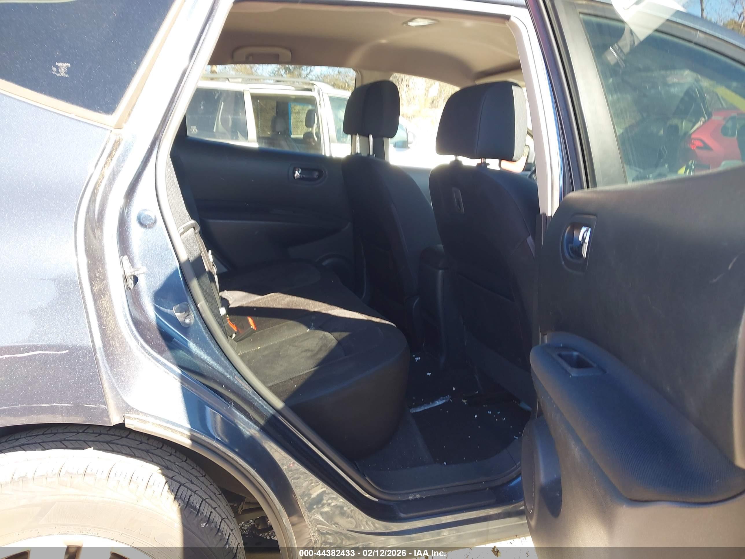 NISSAN ROGUE image 8