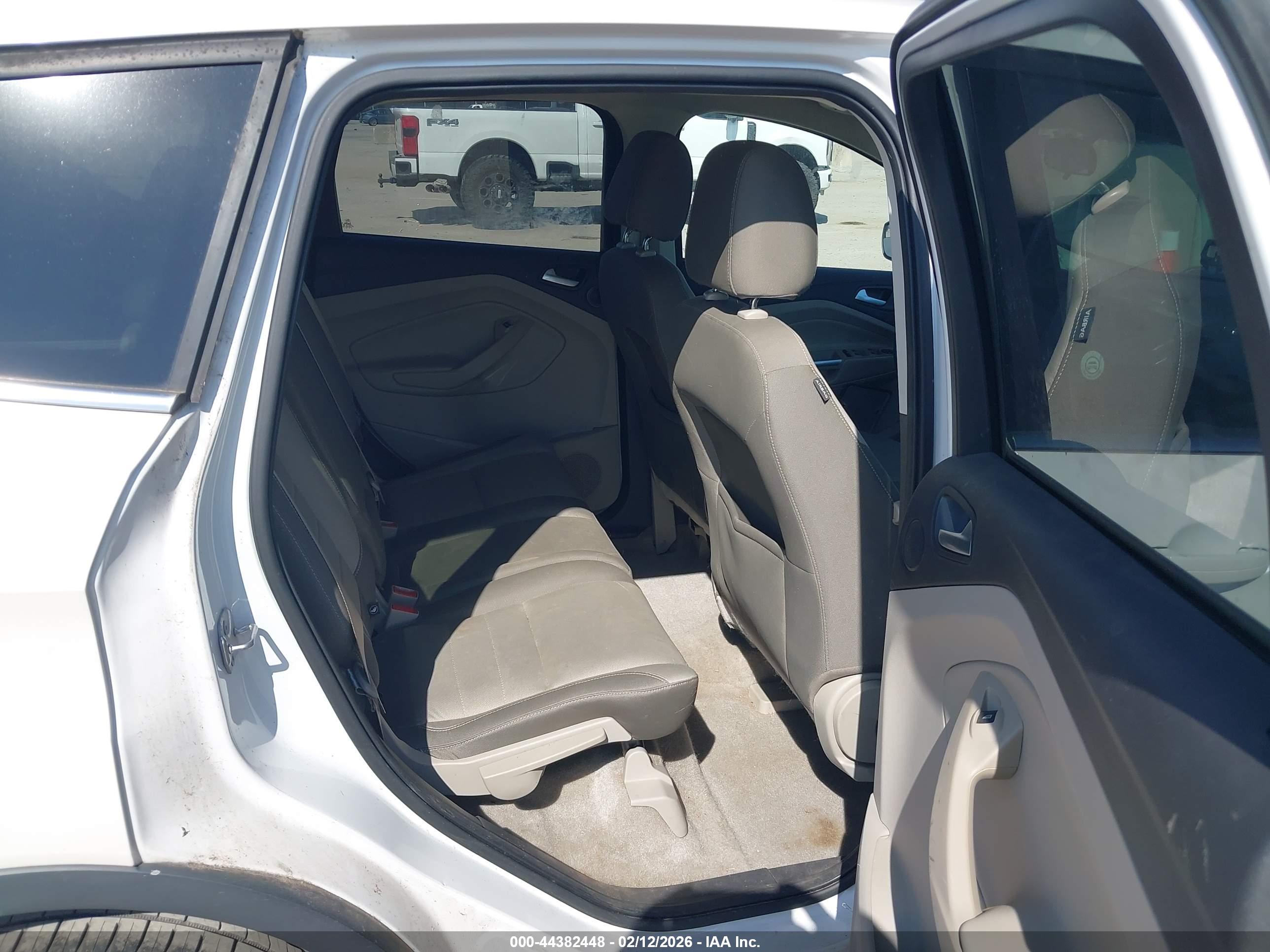 FORD ESCAPE image 8