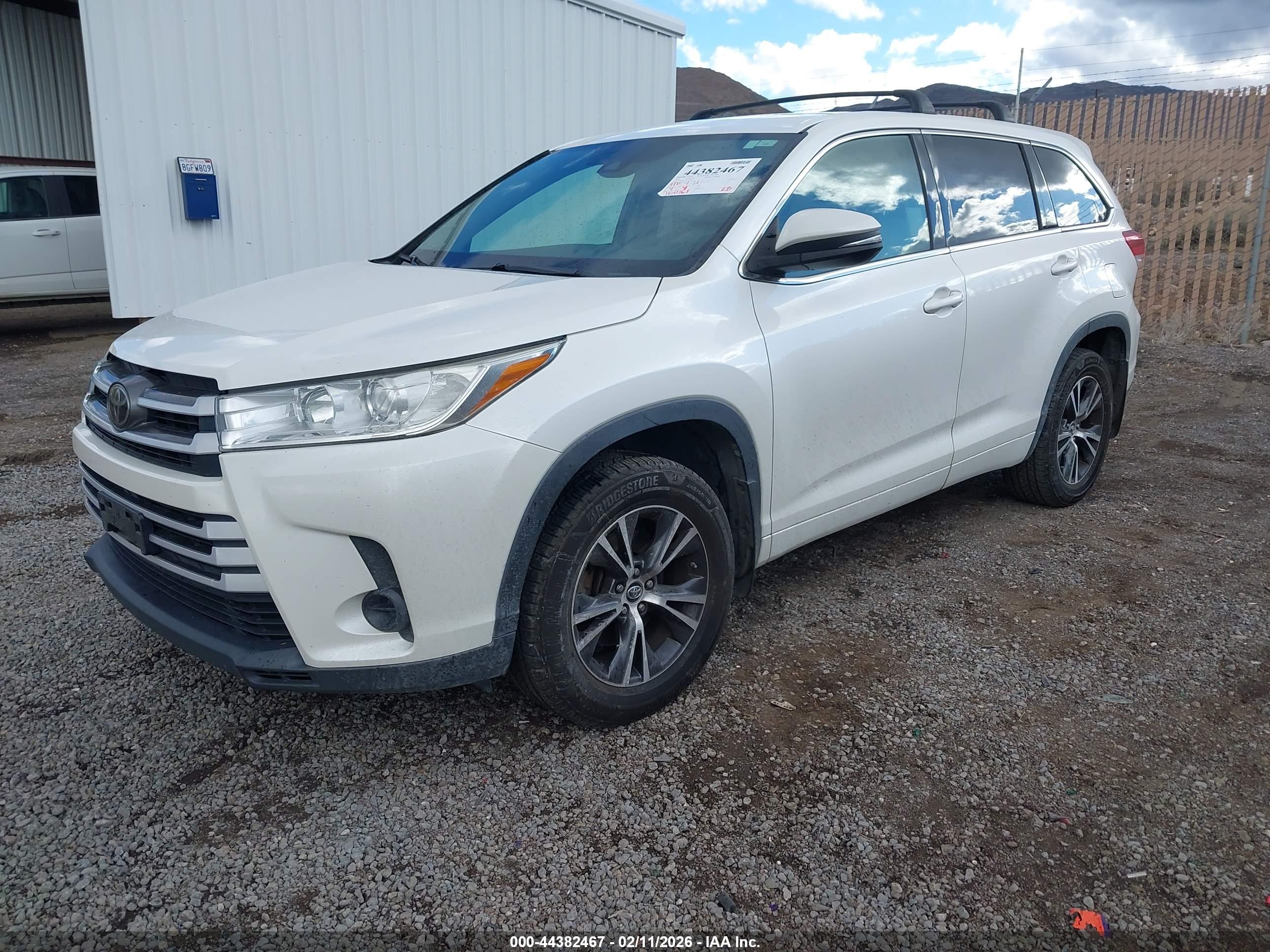 TOYOTA HIGHLANDER image 2