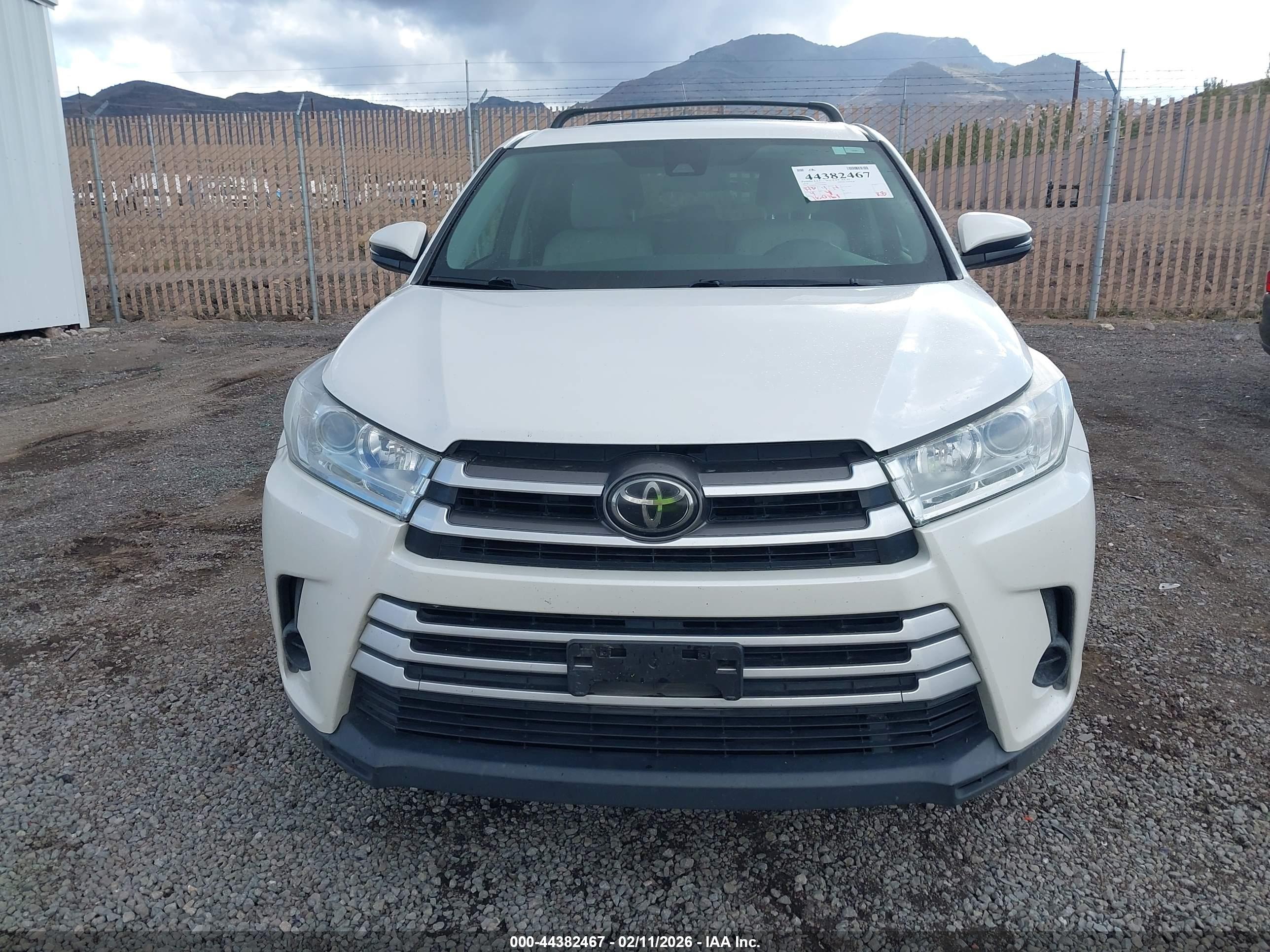 TOYOTA HIGHLANDER image 6