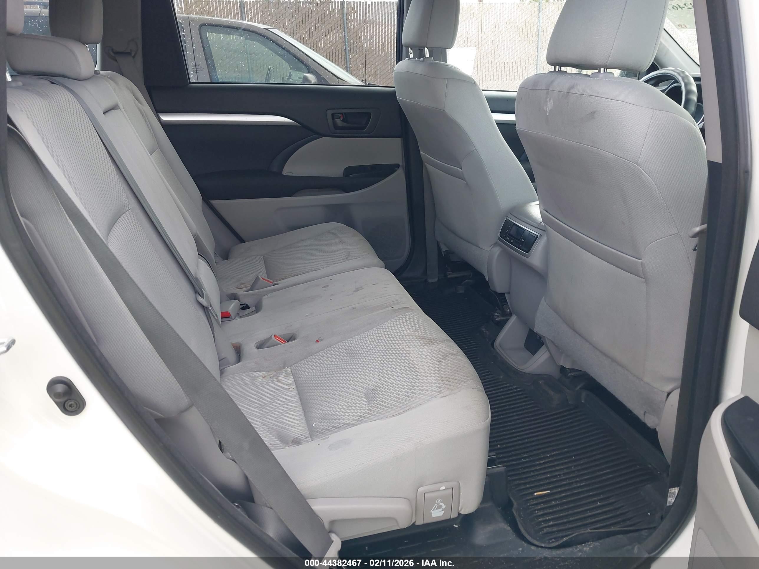 TOYOTA HIGHLANDER image 8