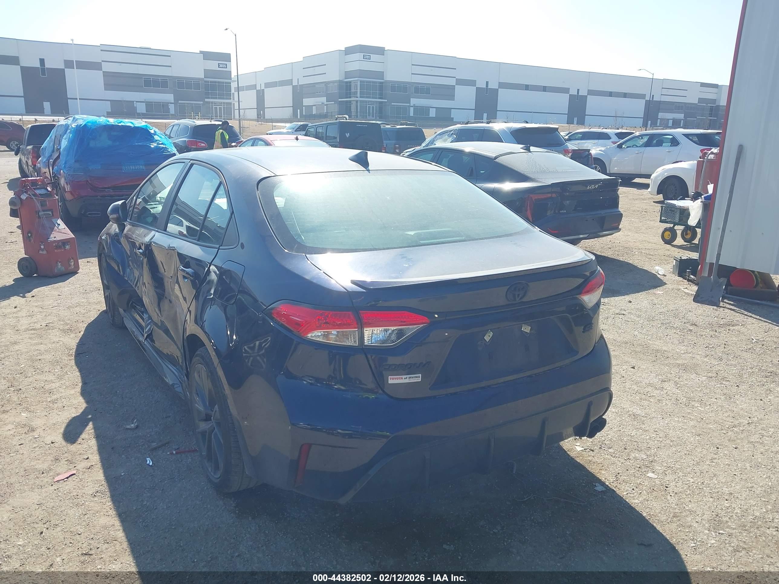 TOYOTA COROLLA image 3