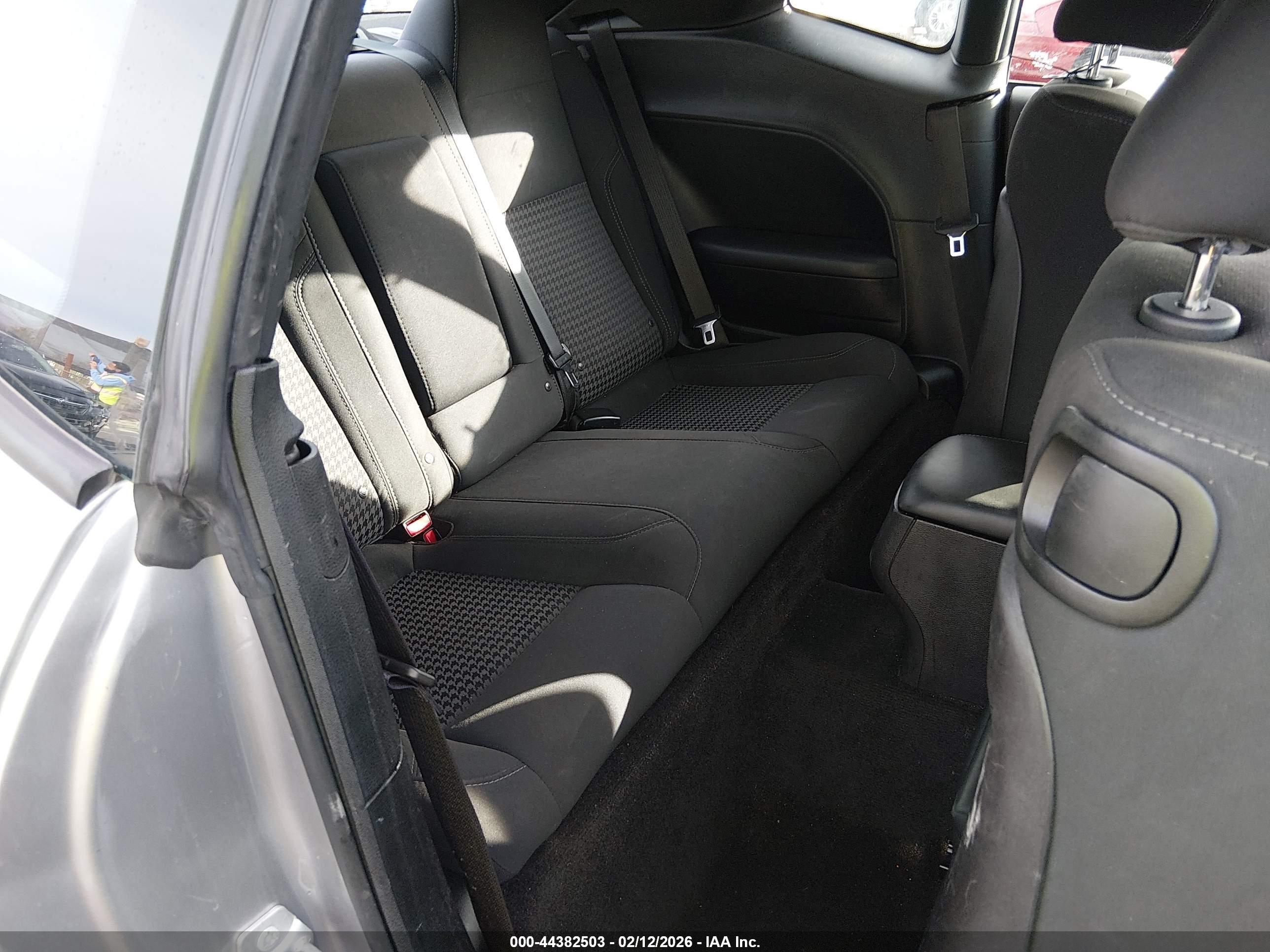 DODGE CHALLENGER image 8
