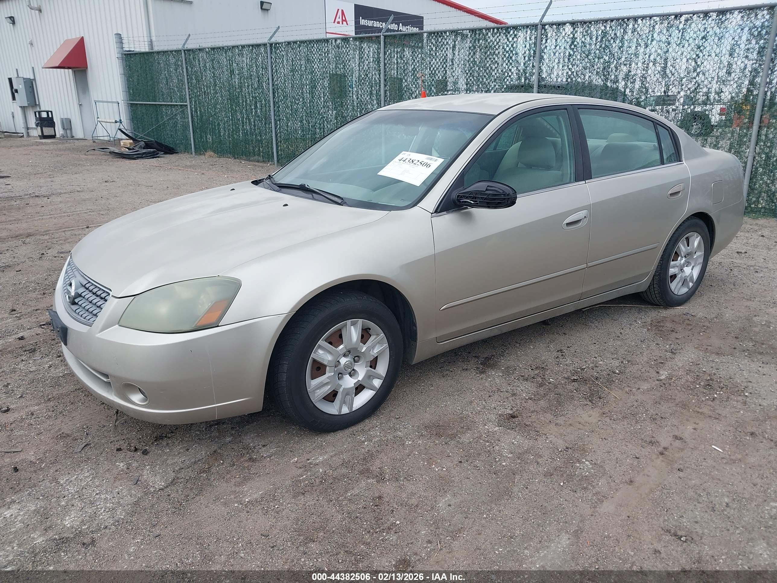 NISSAN ALTIMA image 2