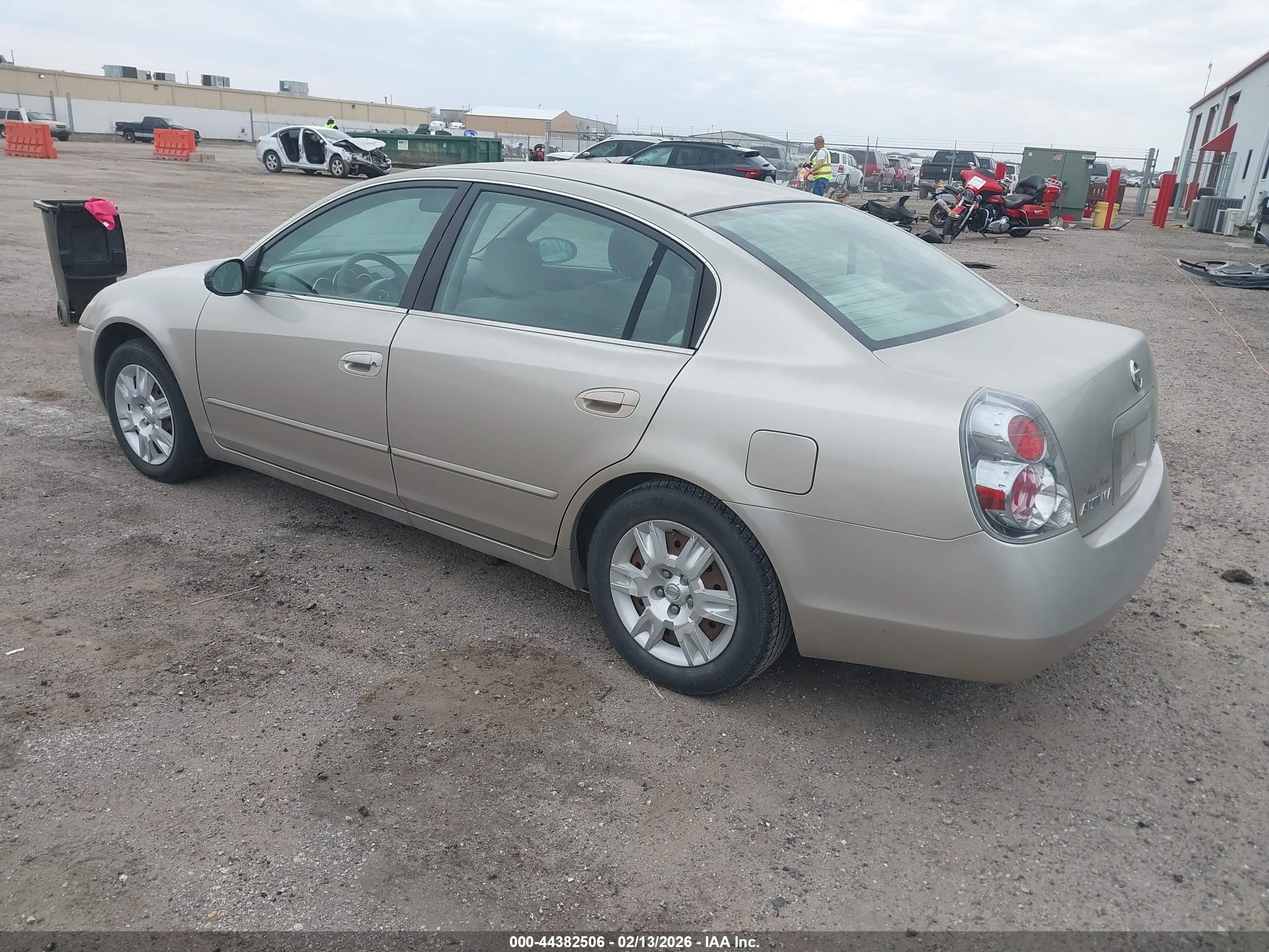 NISSAN ALTIMA image 3