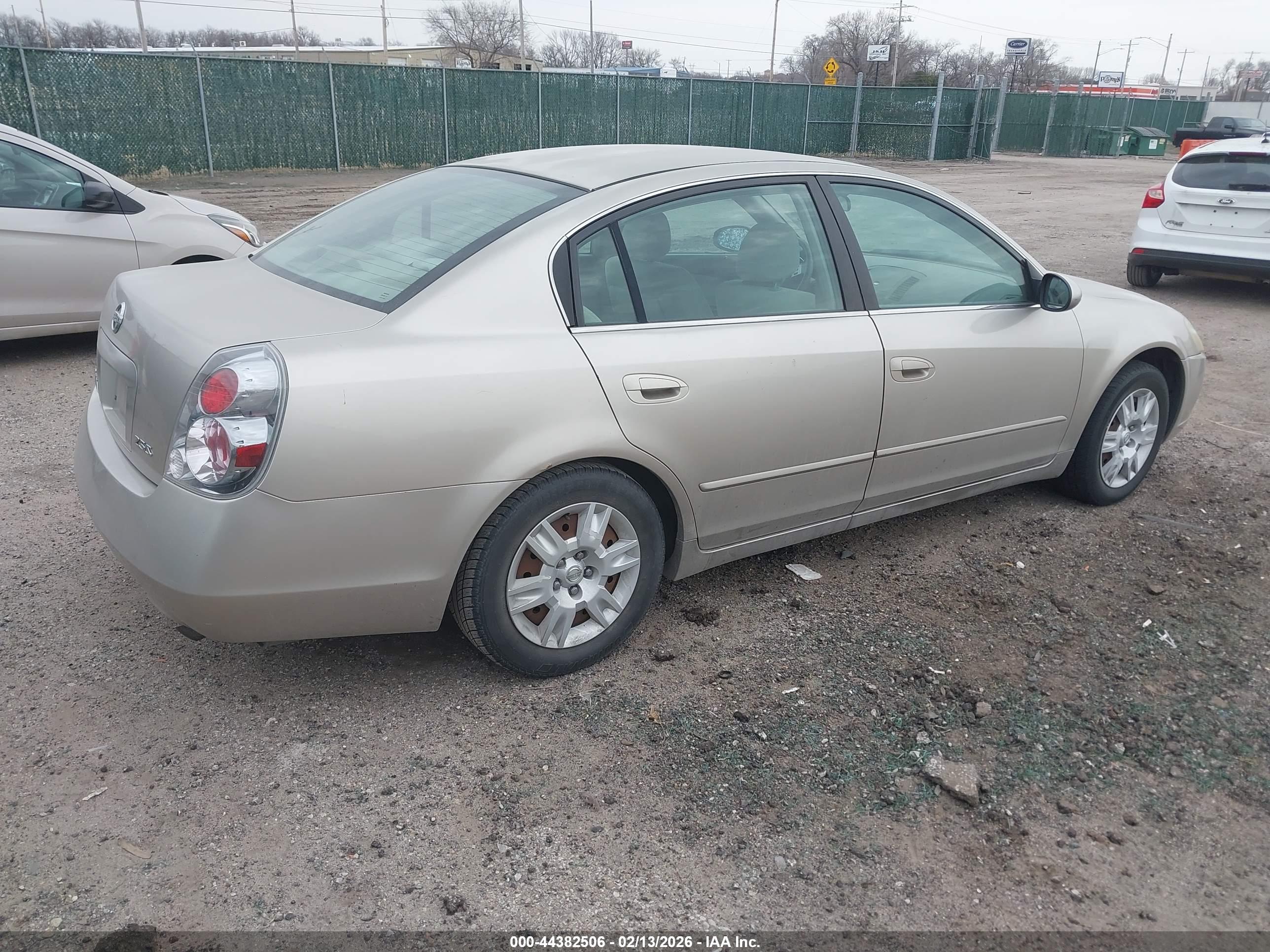 NISSAN ALTIMA image 4