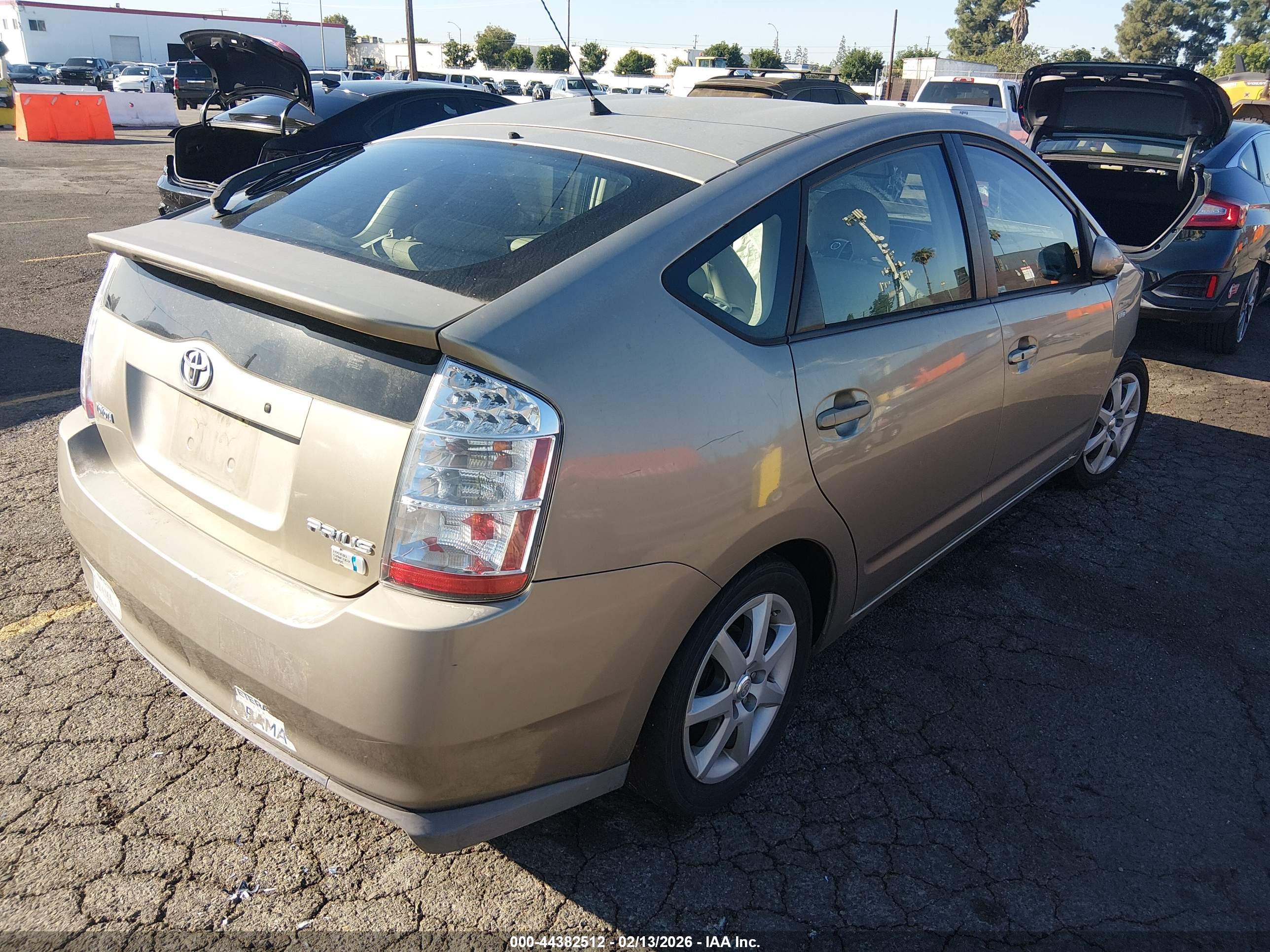 TOYOTA PRIUS image 4