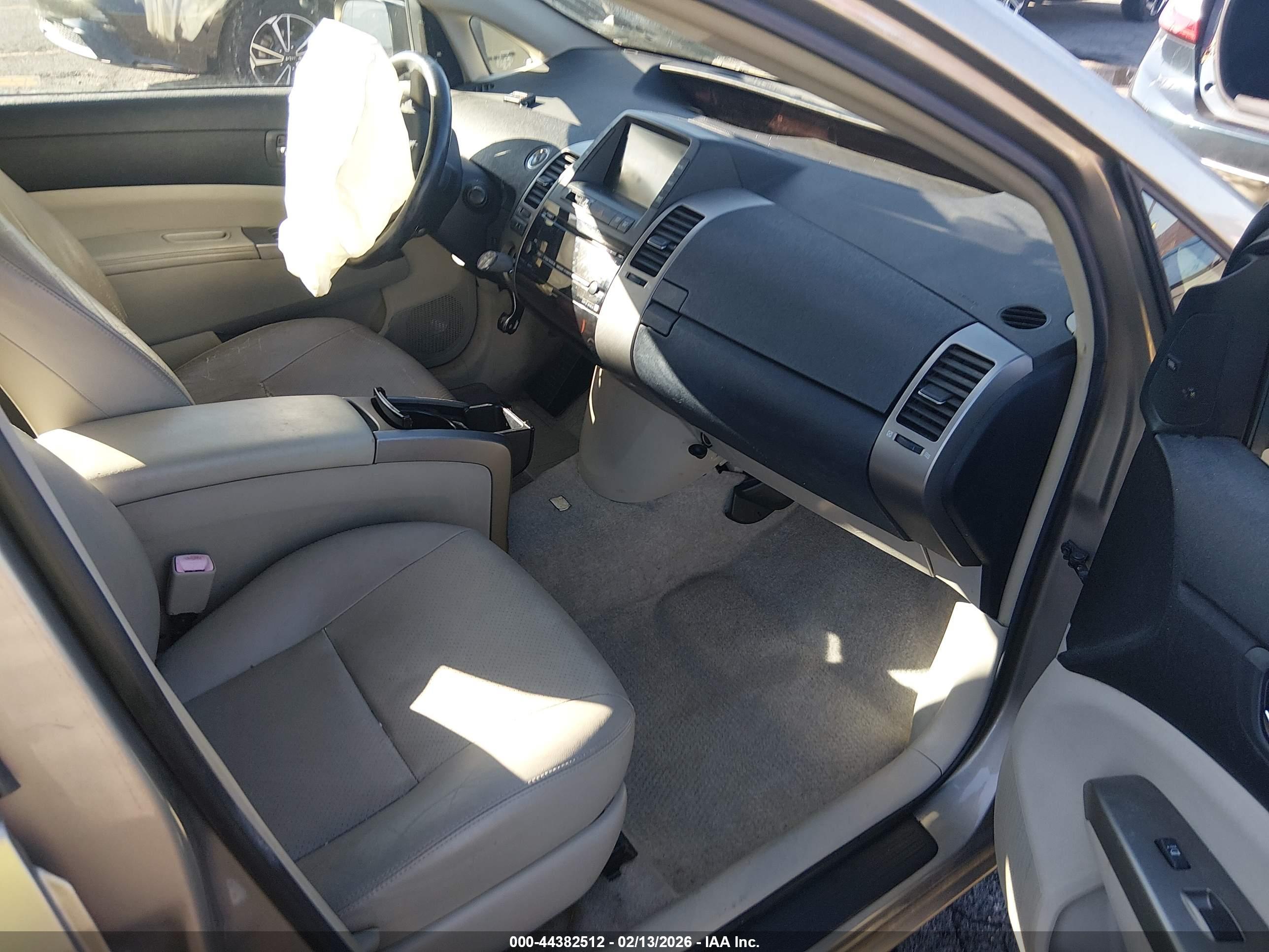 TOYOTA PRIUS image 5