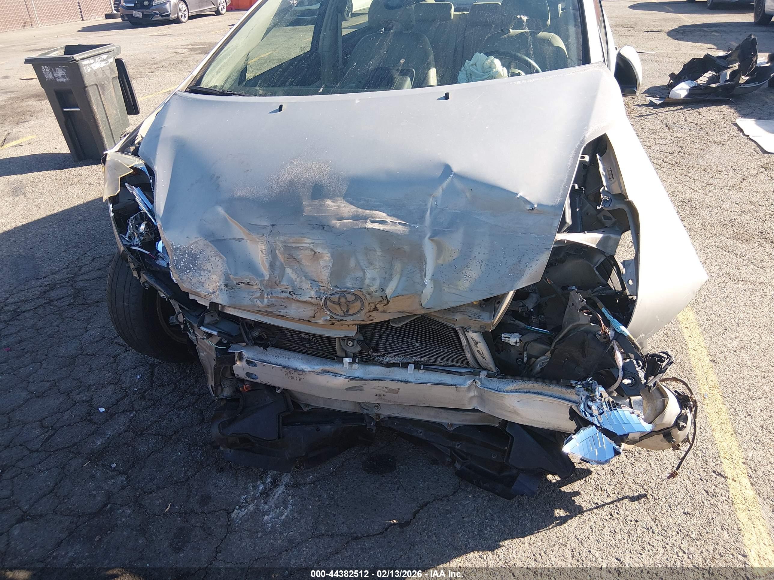 TOYOTA PRIUS image 6