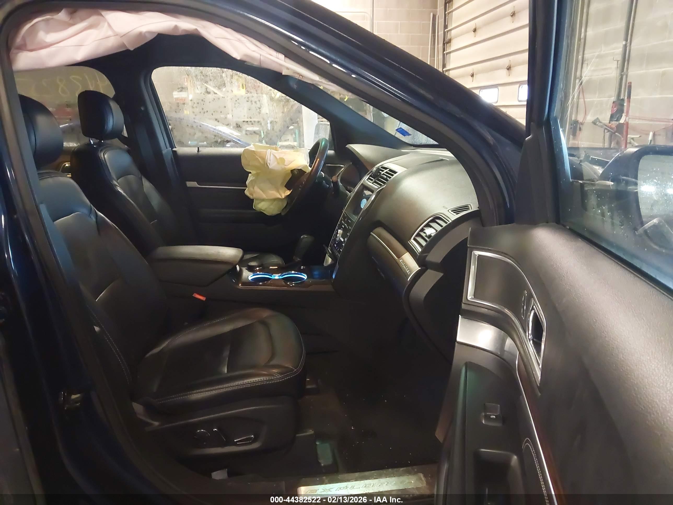 FORD EXPLORER image 5