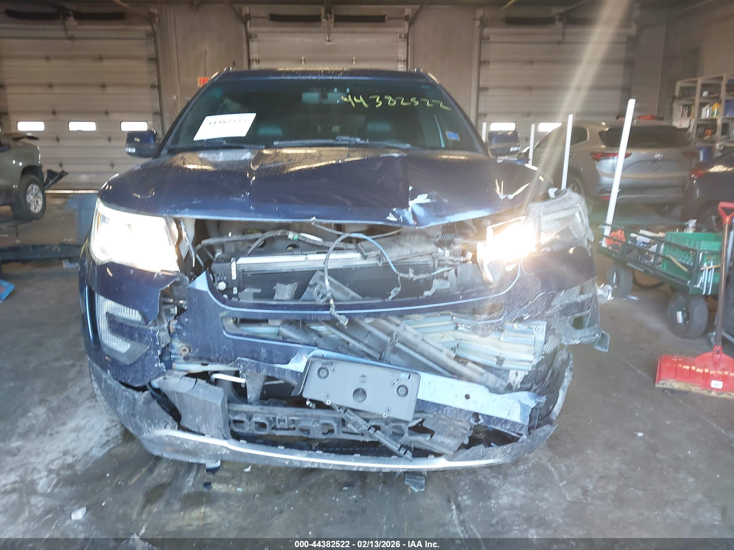 FORD EXPLORER image 6