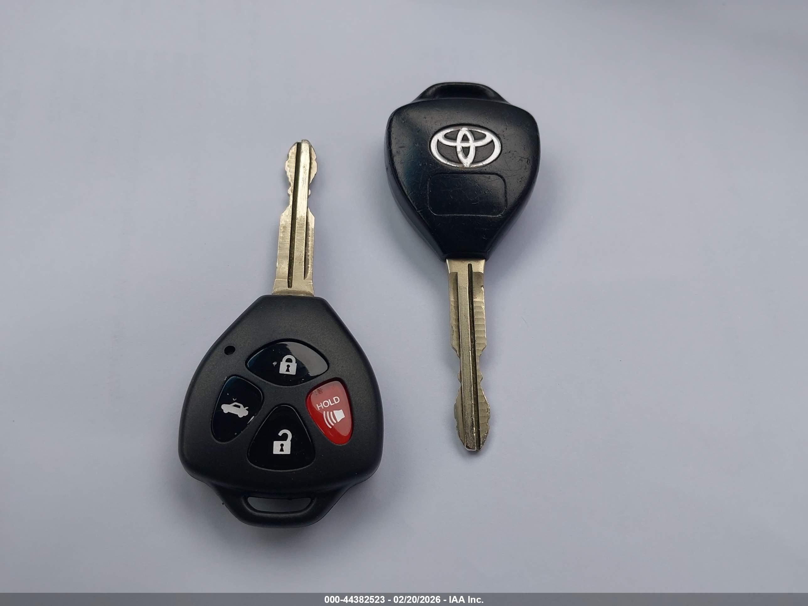 TOYOTA RAV4 image 11