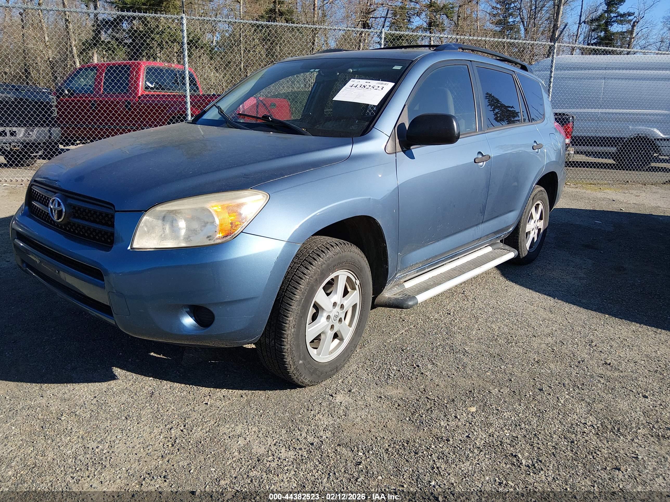 TOYOTA RAV4 image 2