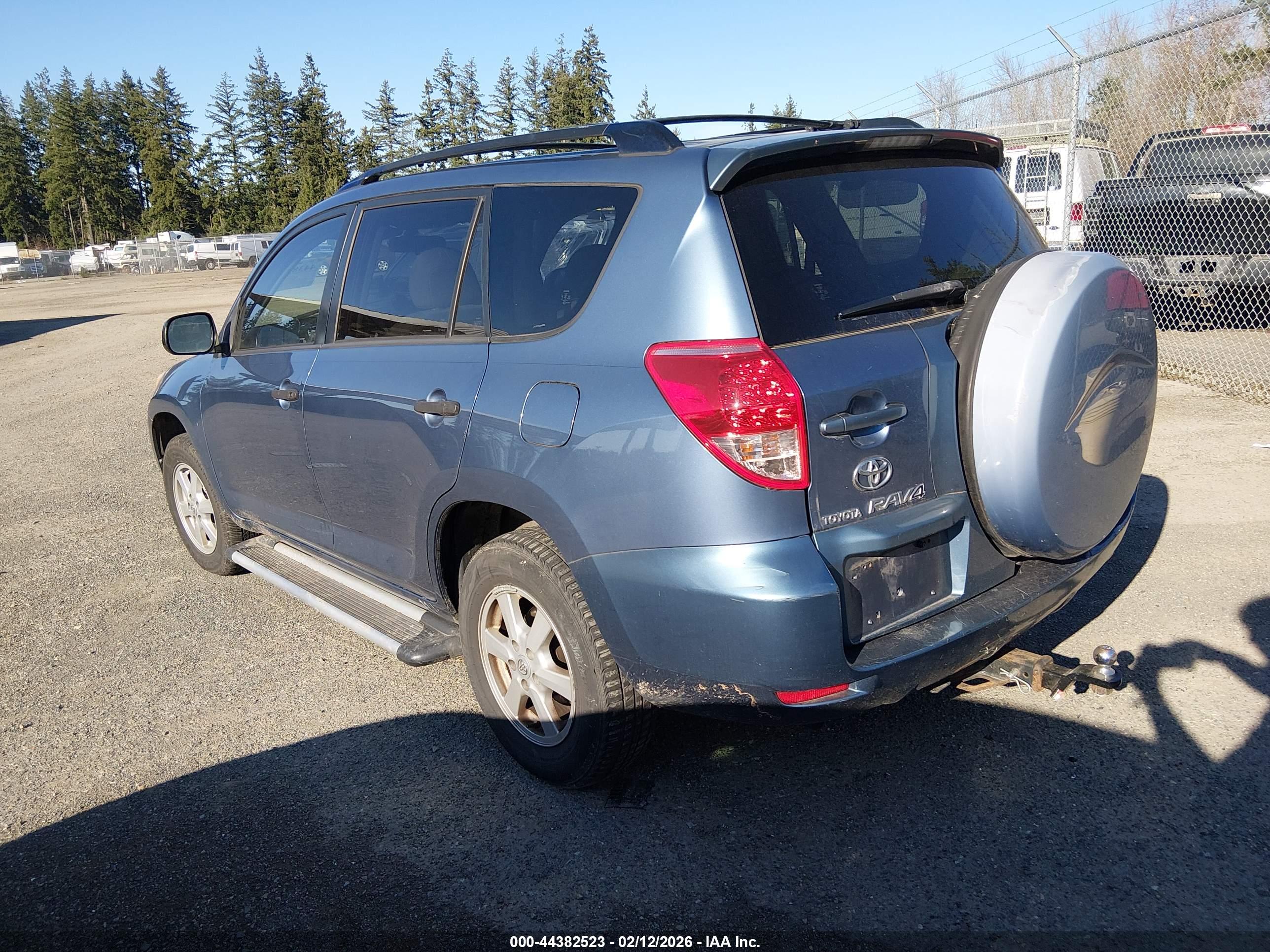 TOYOTA RAV4 image 3