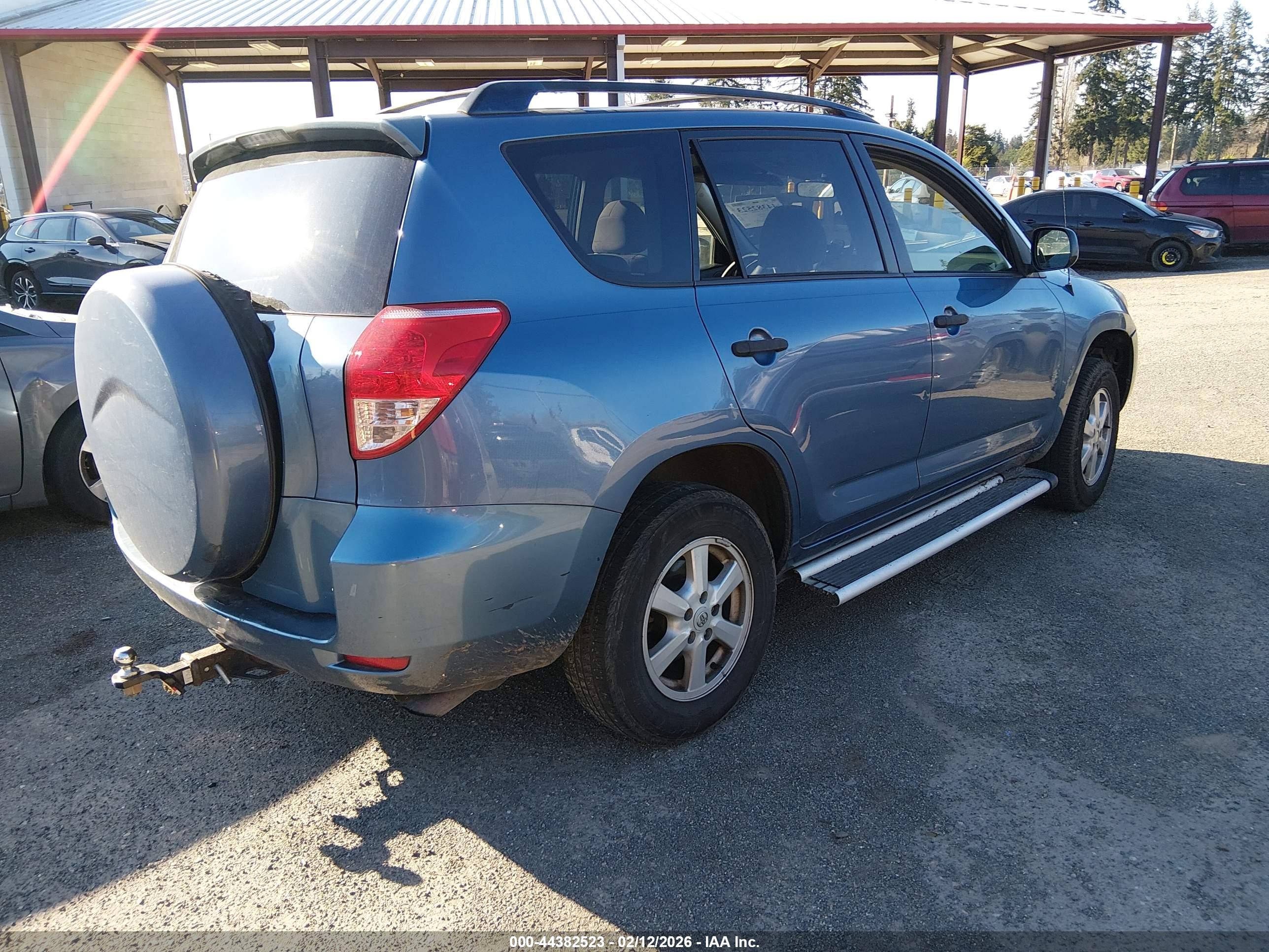 TOYOTA RAV4 image 4