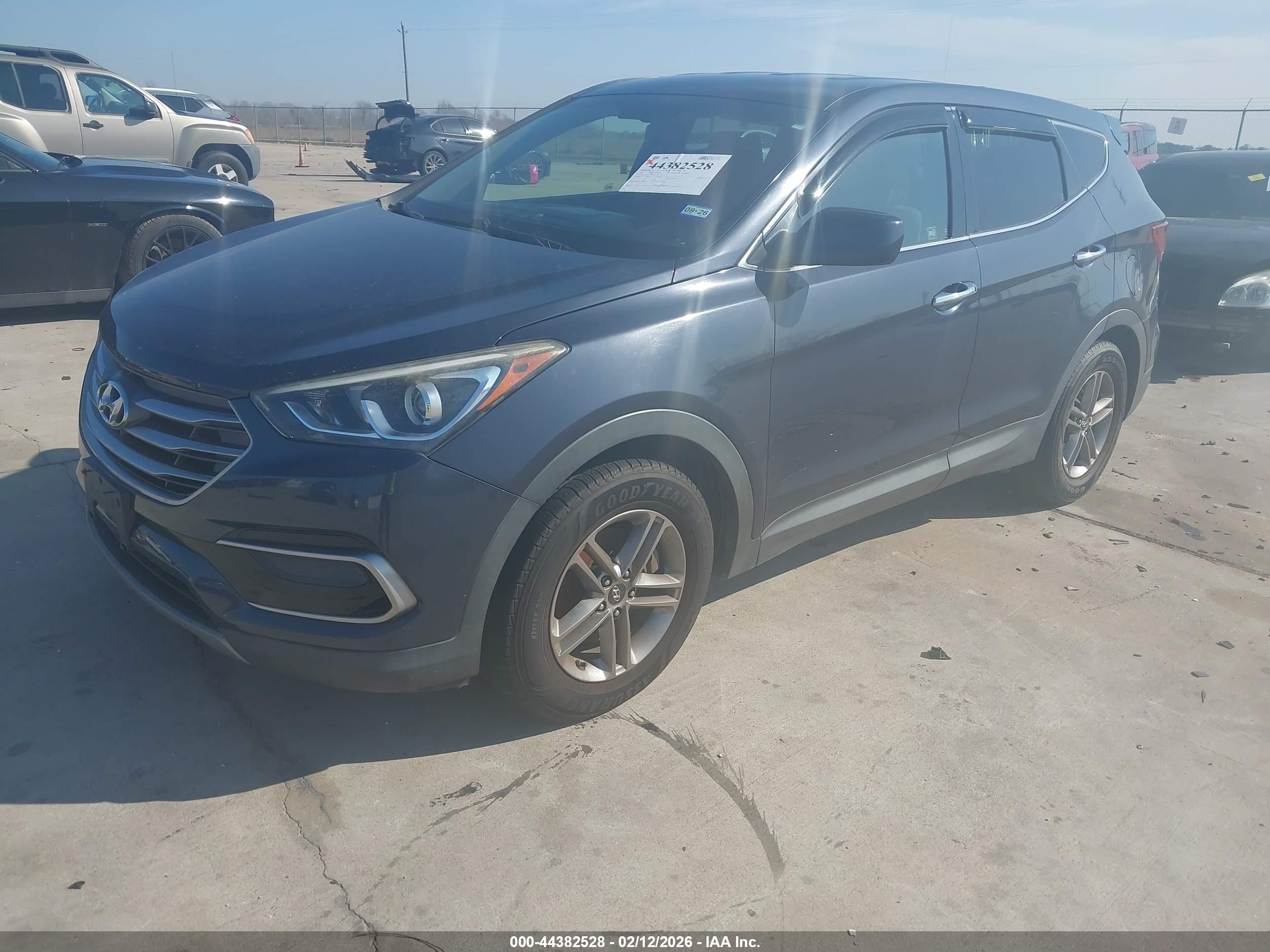 HYUNDAI SANTA image 2
