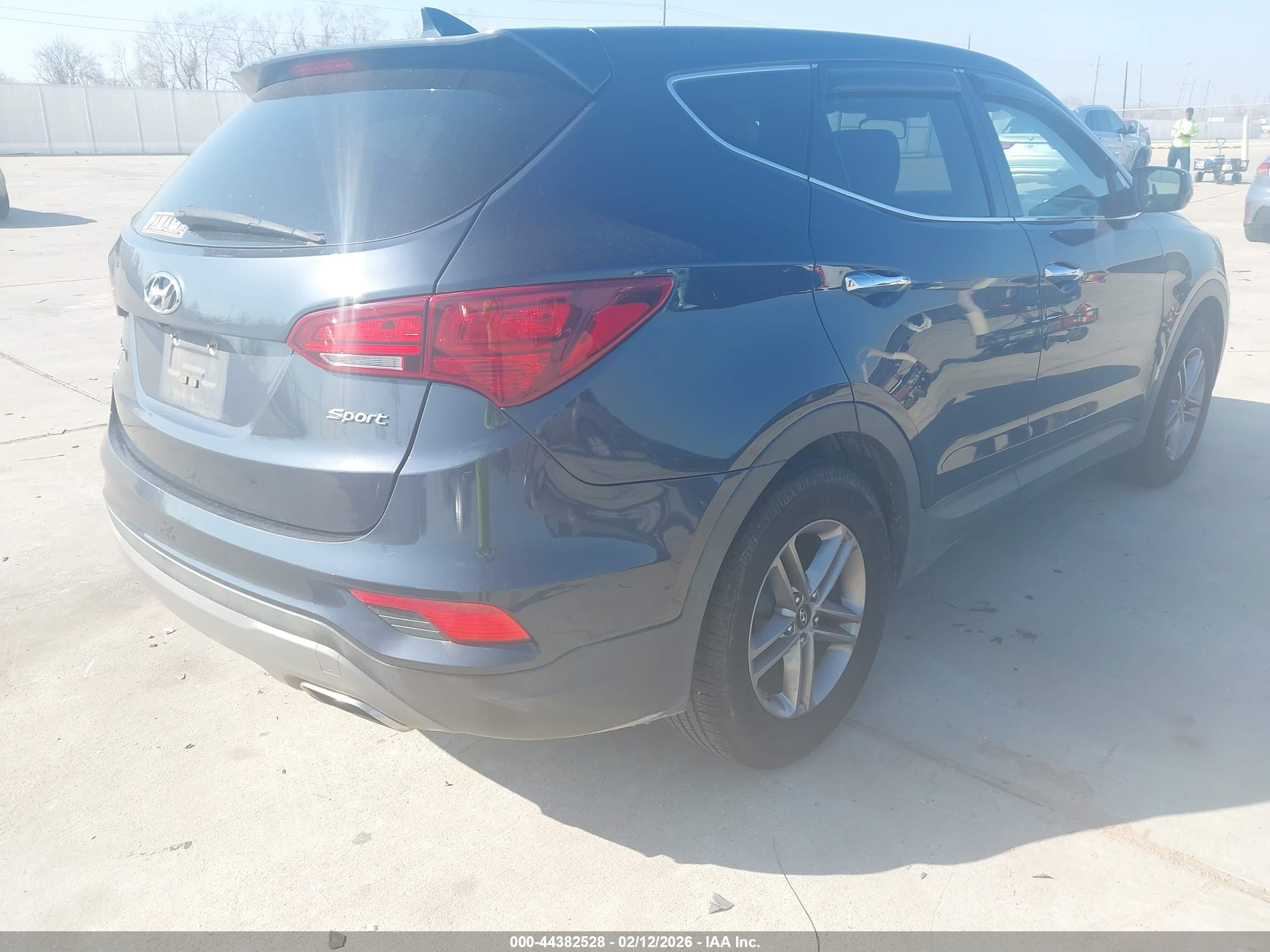 HYUNDAI SANTA image 4
