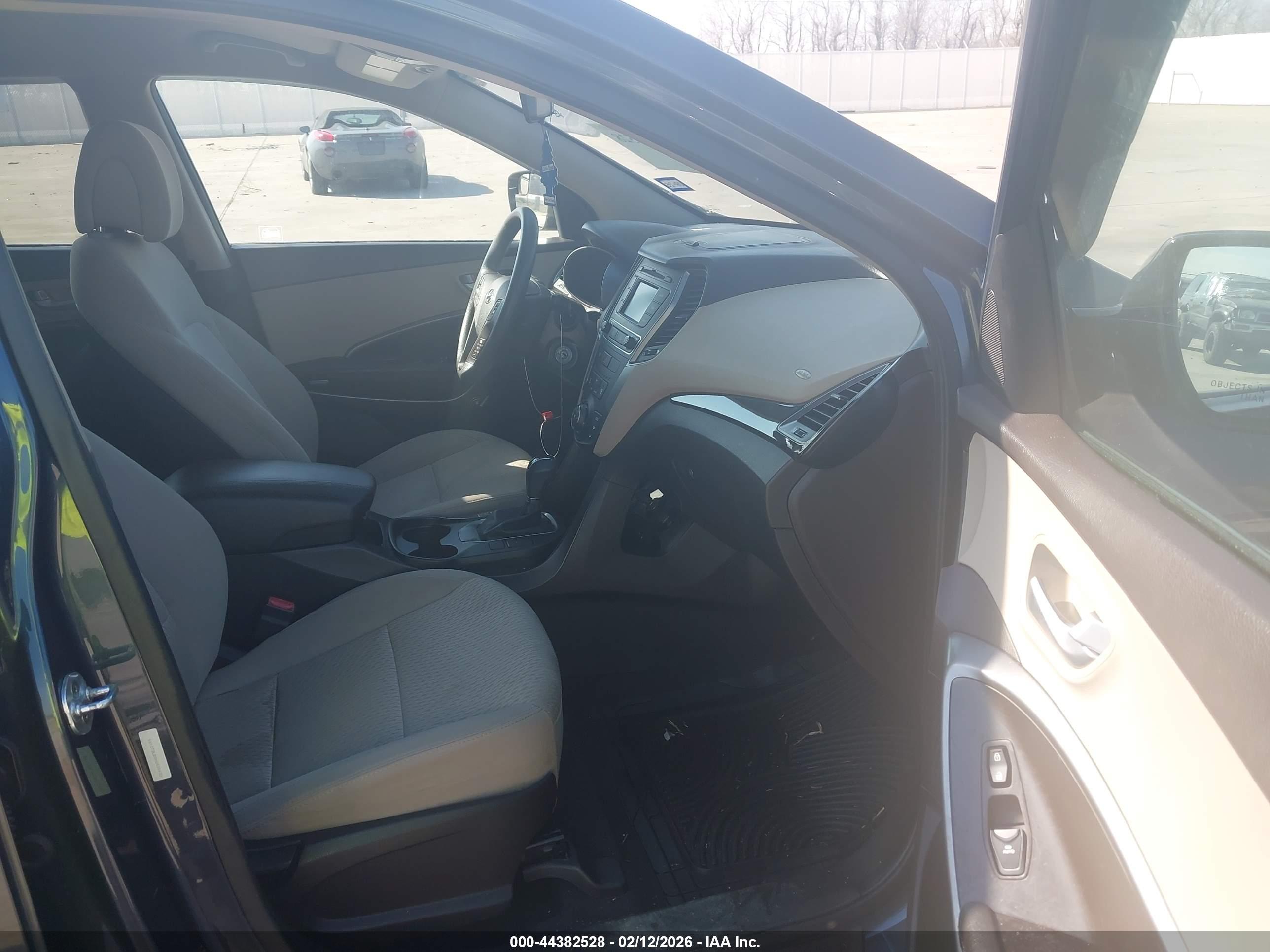 HYUNDAI SANTA image 5