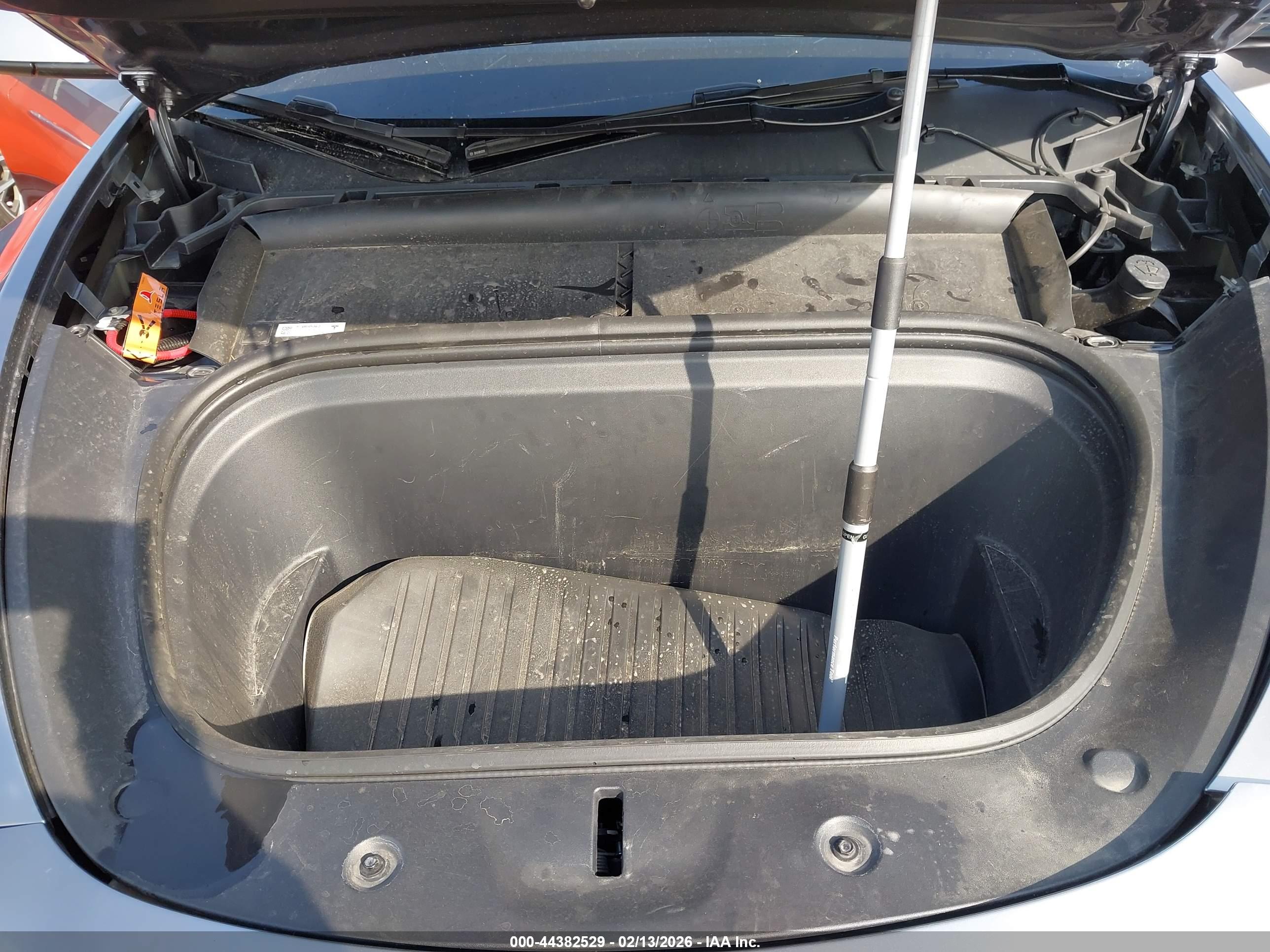 TESLA MODEL image 10