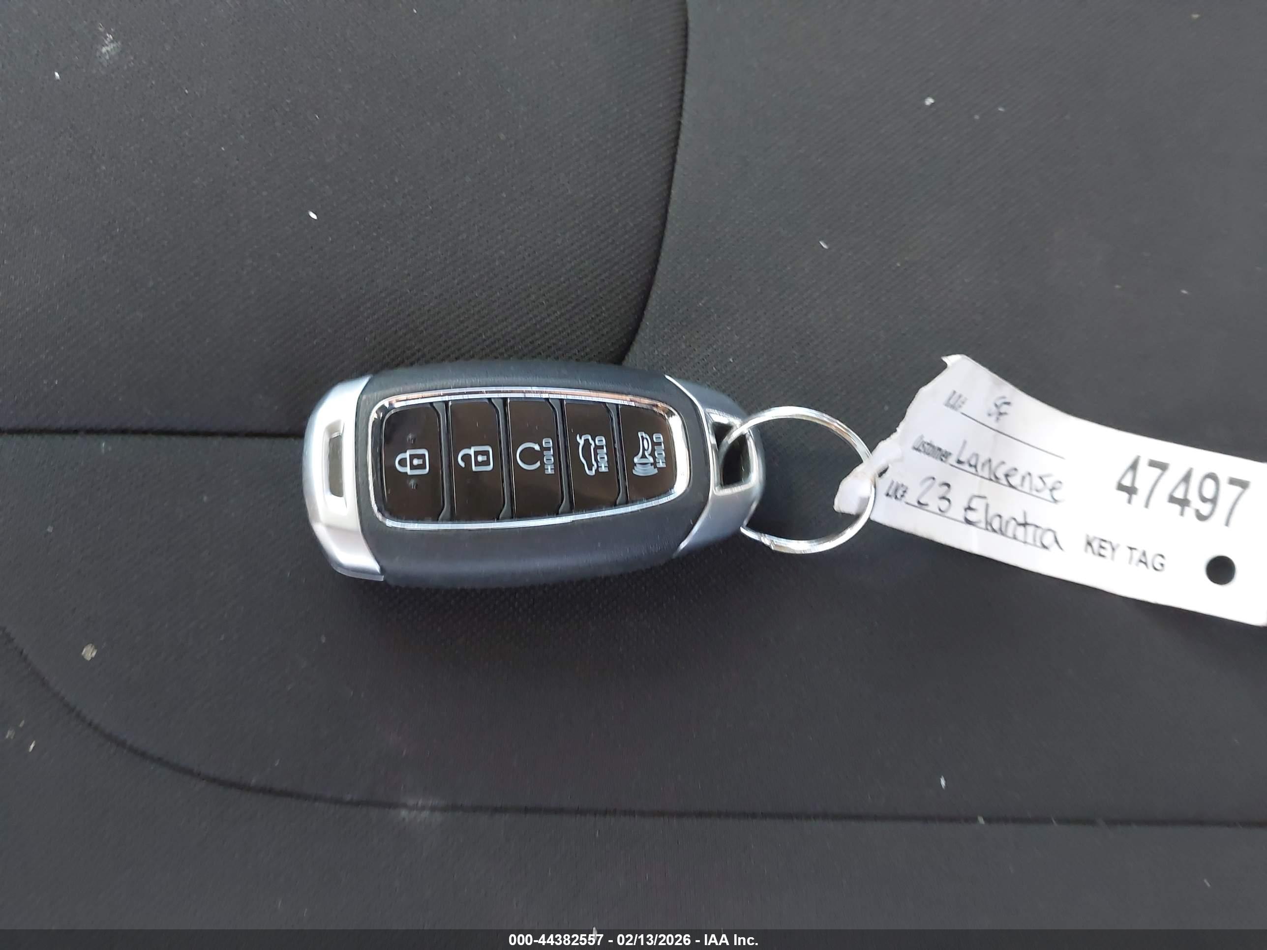 HYUNDAI ELANTRA image 11