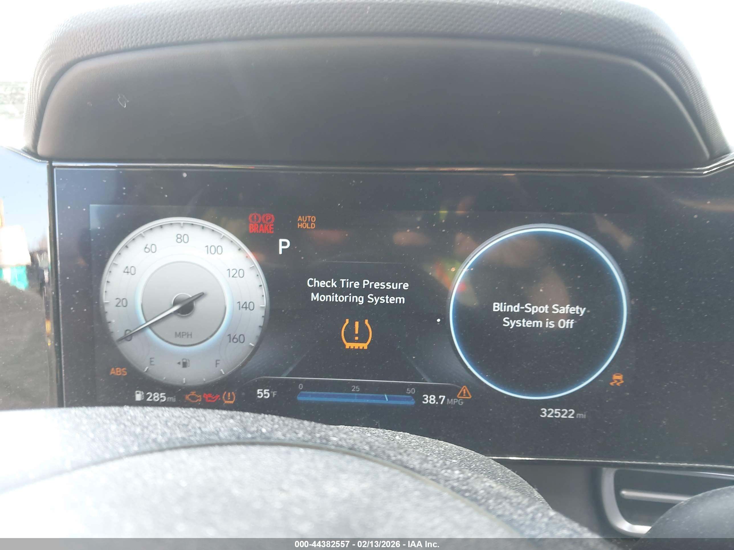 HYUNDAI ELANTRA image 7