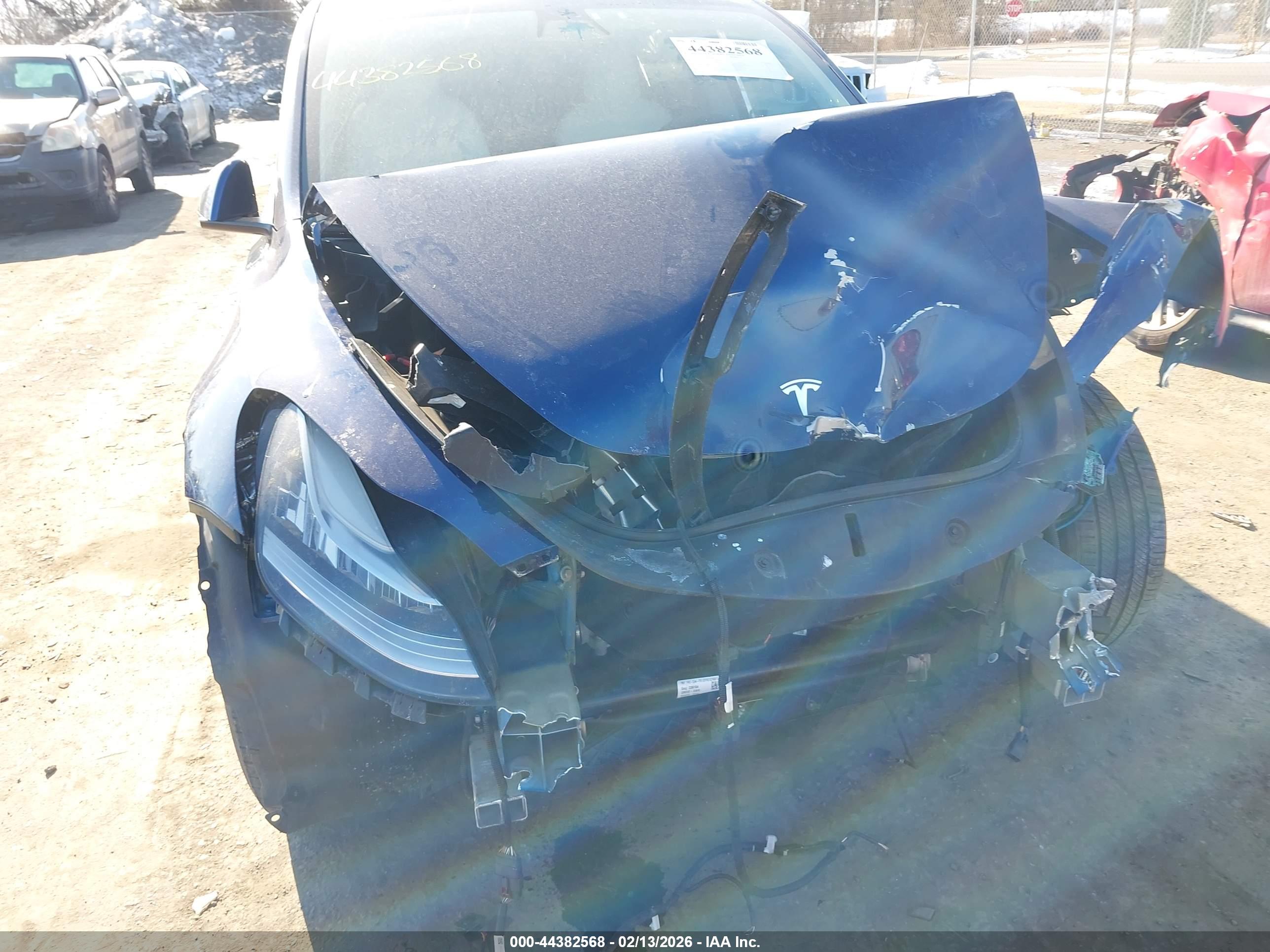 TESLA MODEL image 6