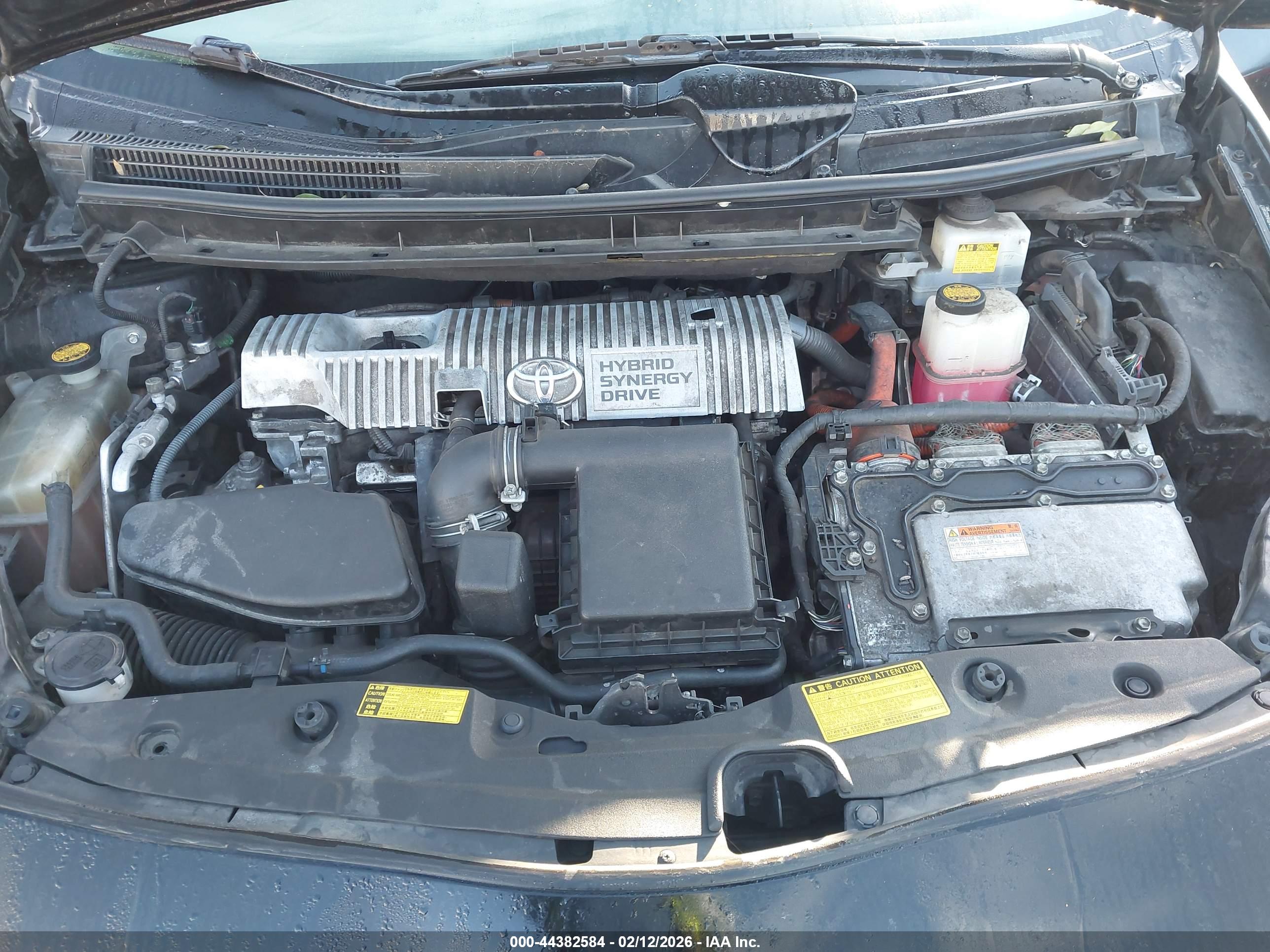 TOYOTA PRIUS image 10