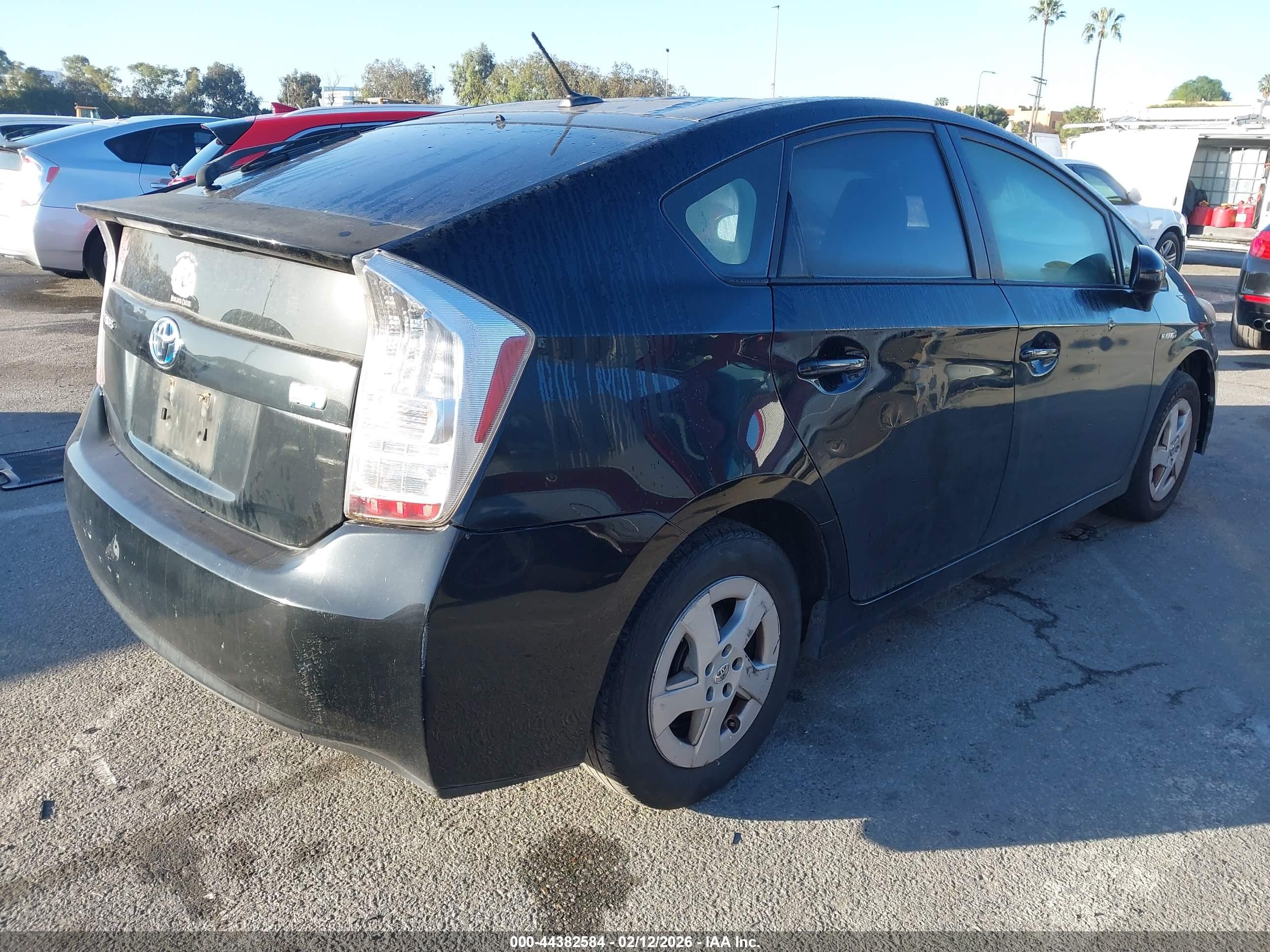 TOYOTA PRIUS image 4