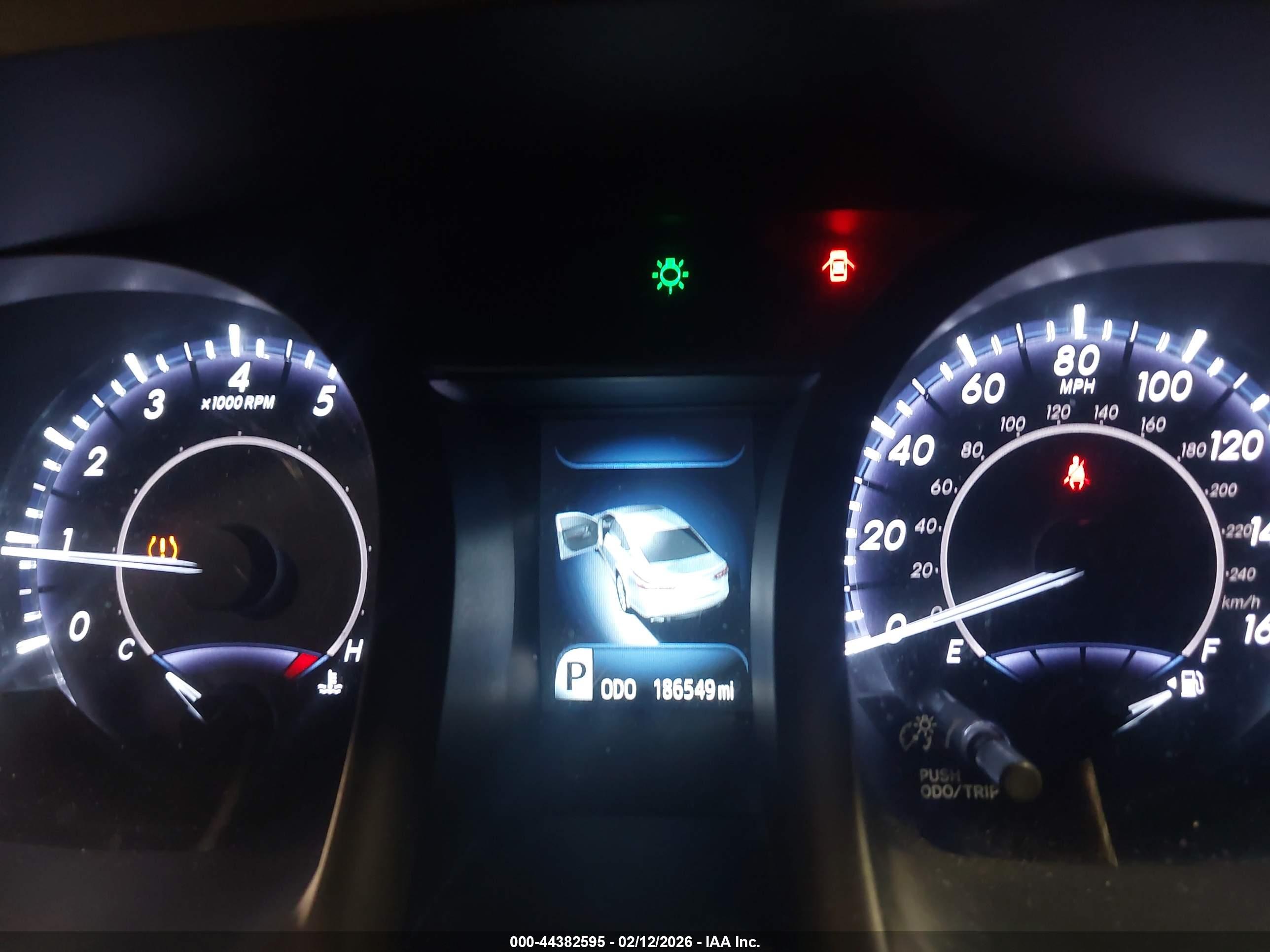 TOYOTA AVALON image 7