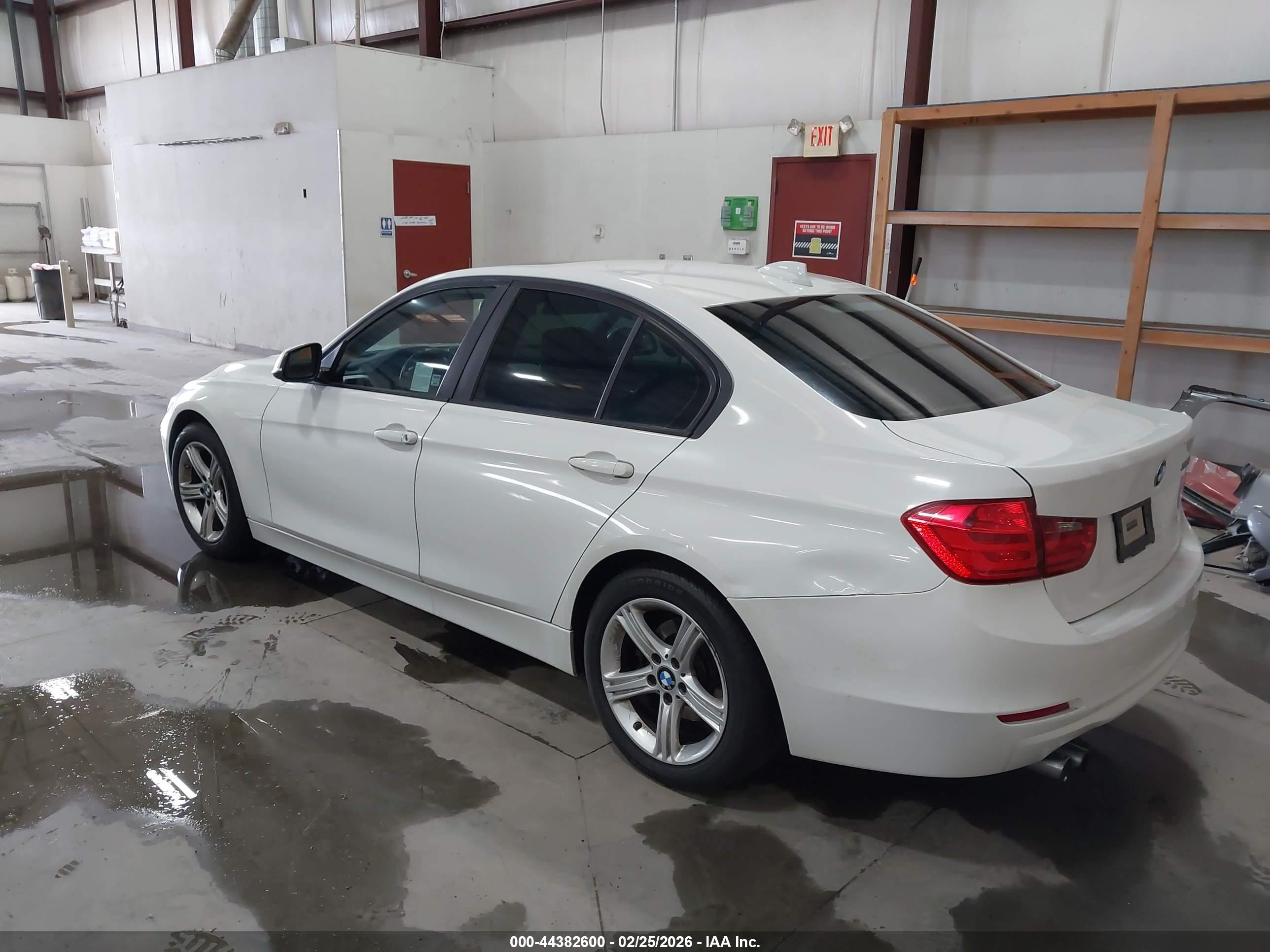 BMW 328I image 3