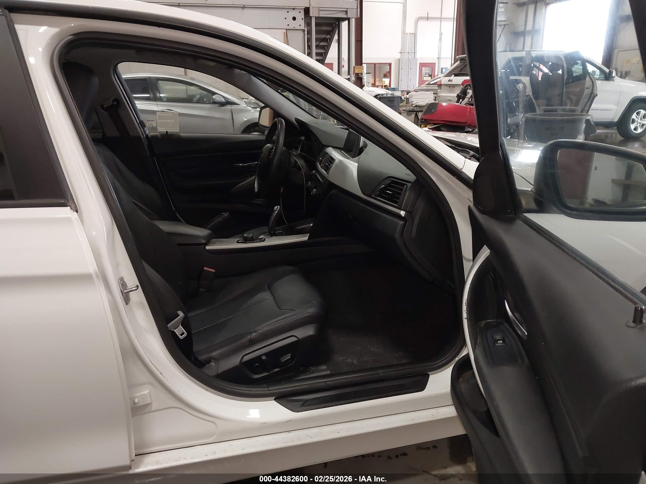 BMW 328I image 5