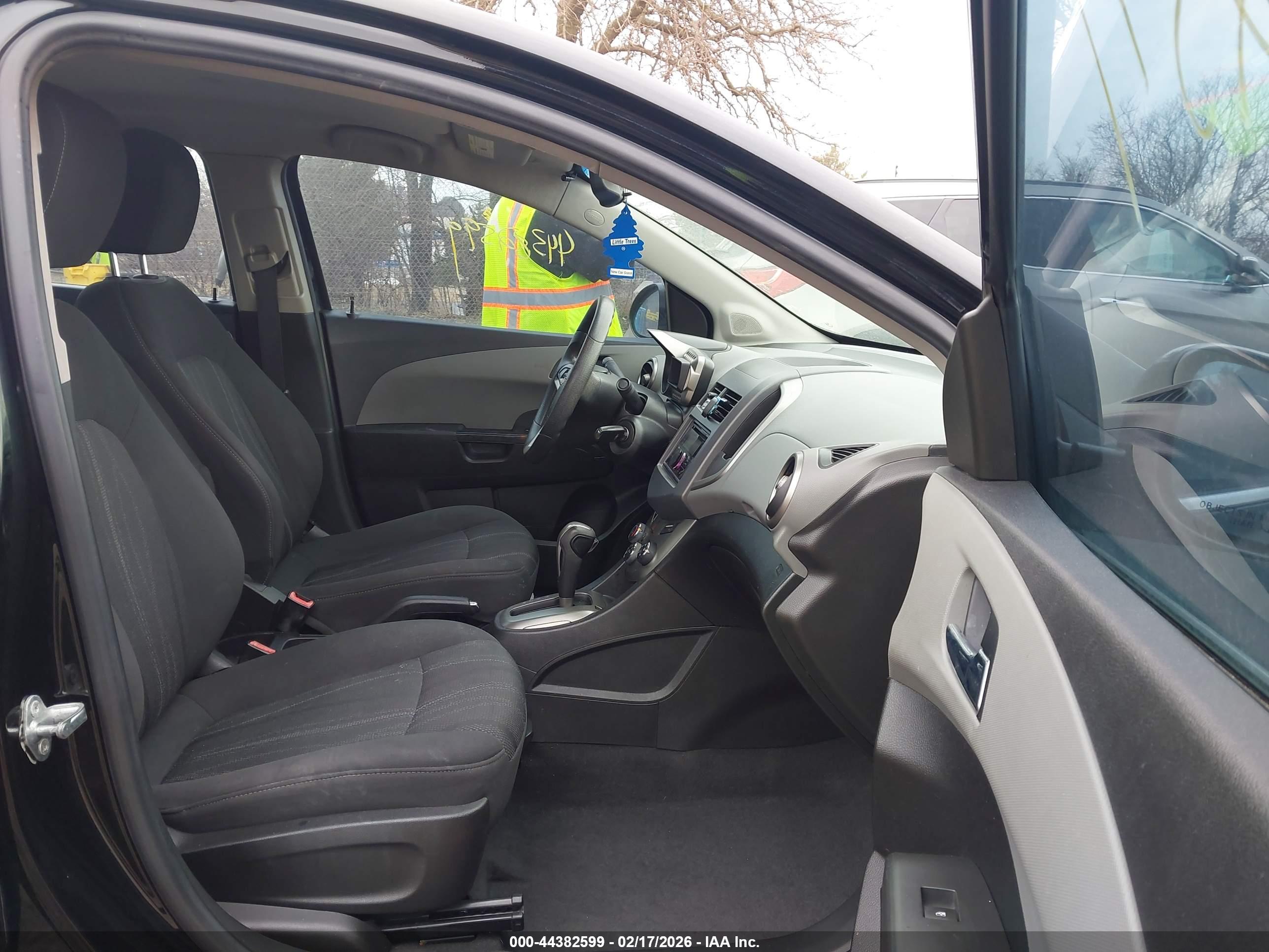 CHEVROLET SONIC image 5