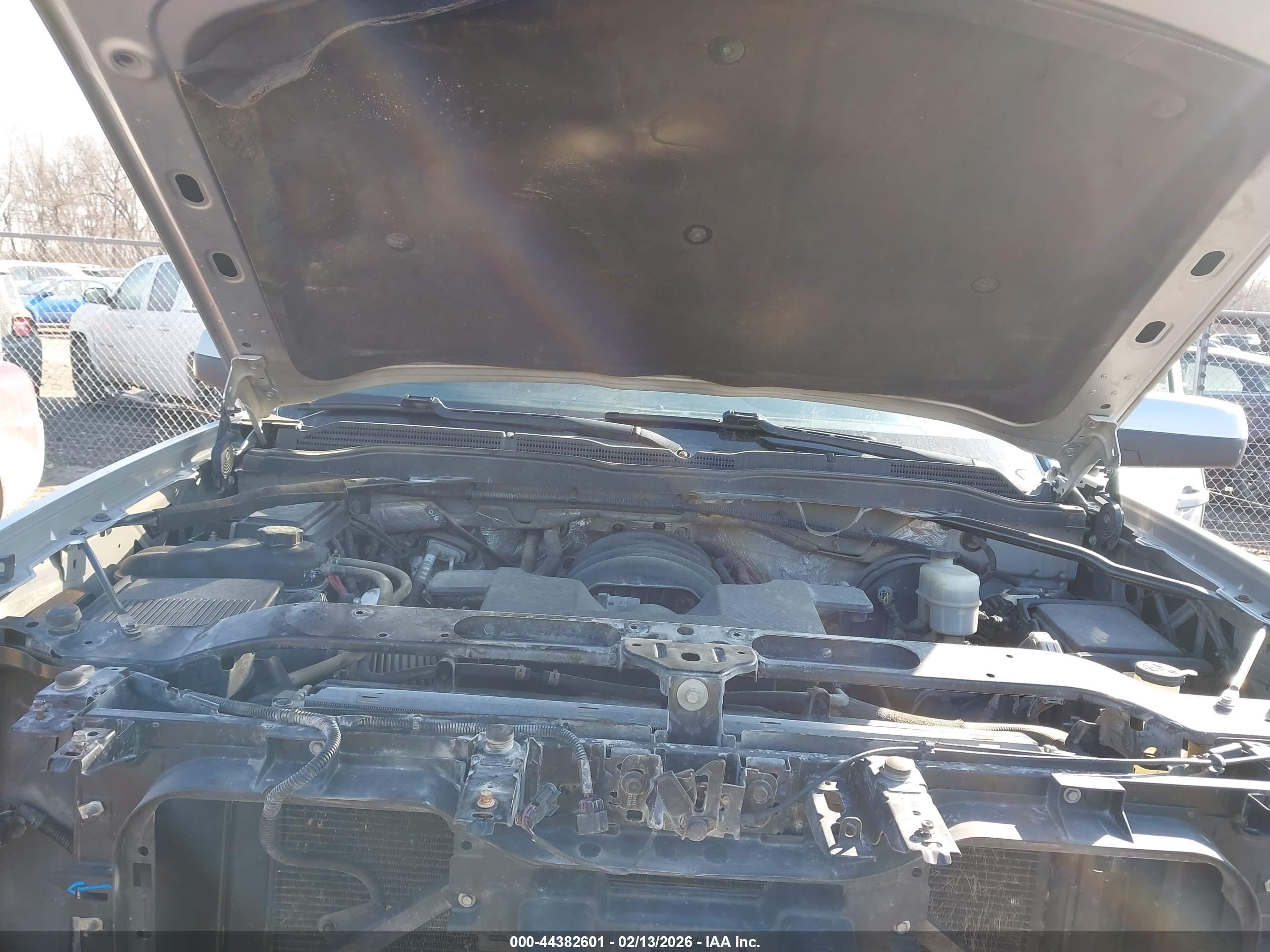 CHEVROLET SILVERADO image 10