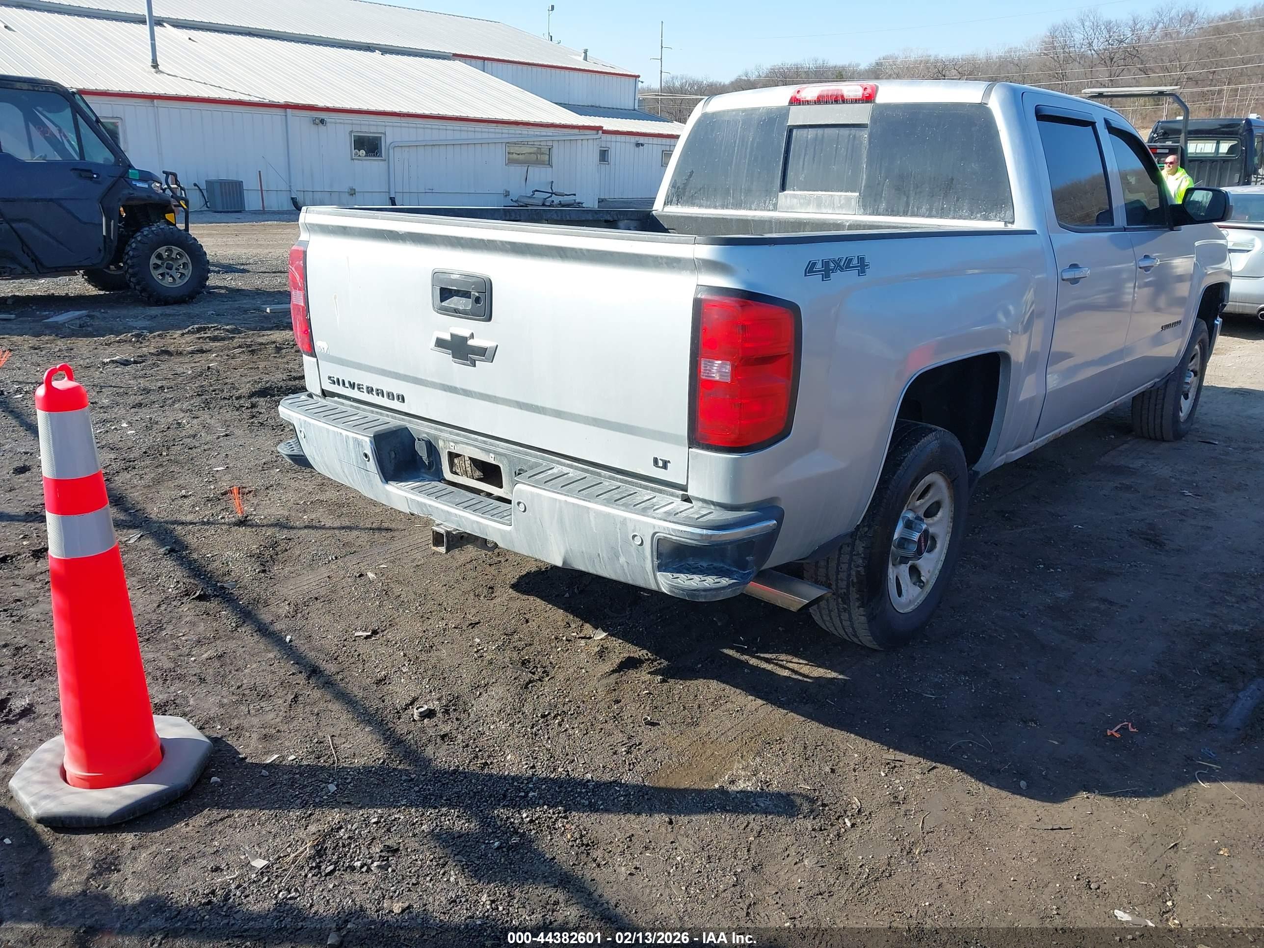 CHEVROLET SILVERADO image 4